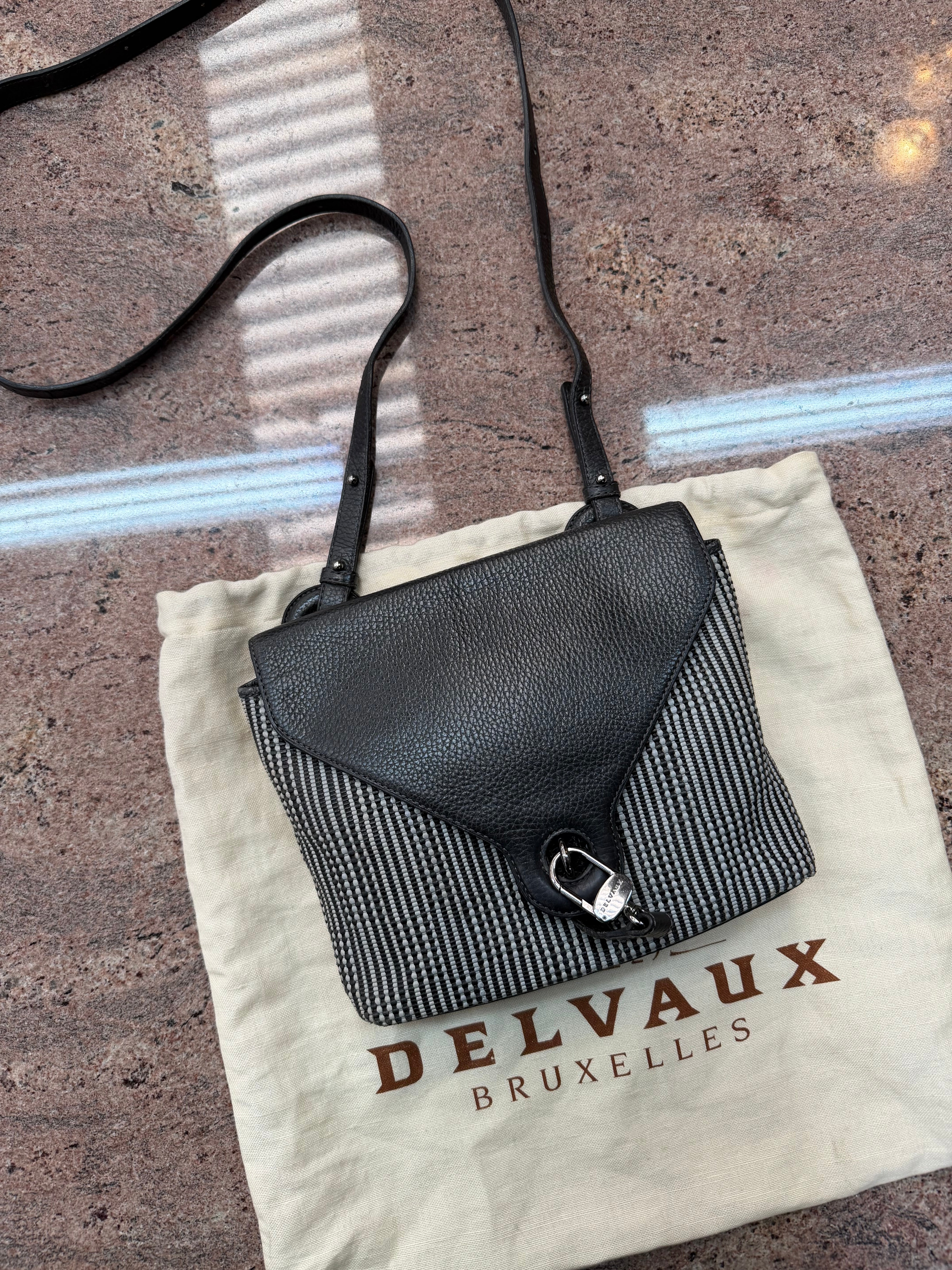 Vintage Delvaux Grillon Crossbody Bag – Toile de Cuir & Black Leather – 24 × 20 cm – With Dustbag