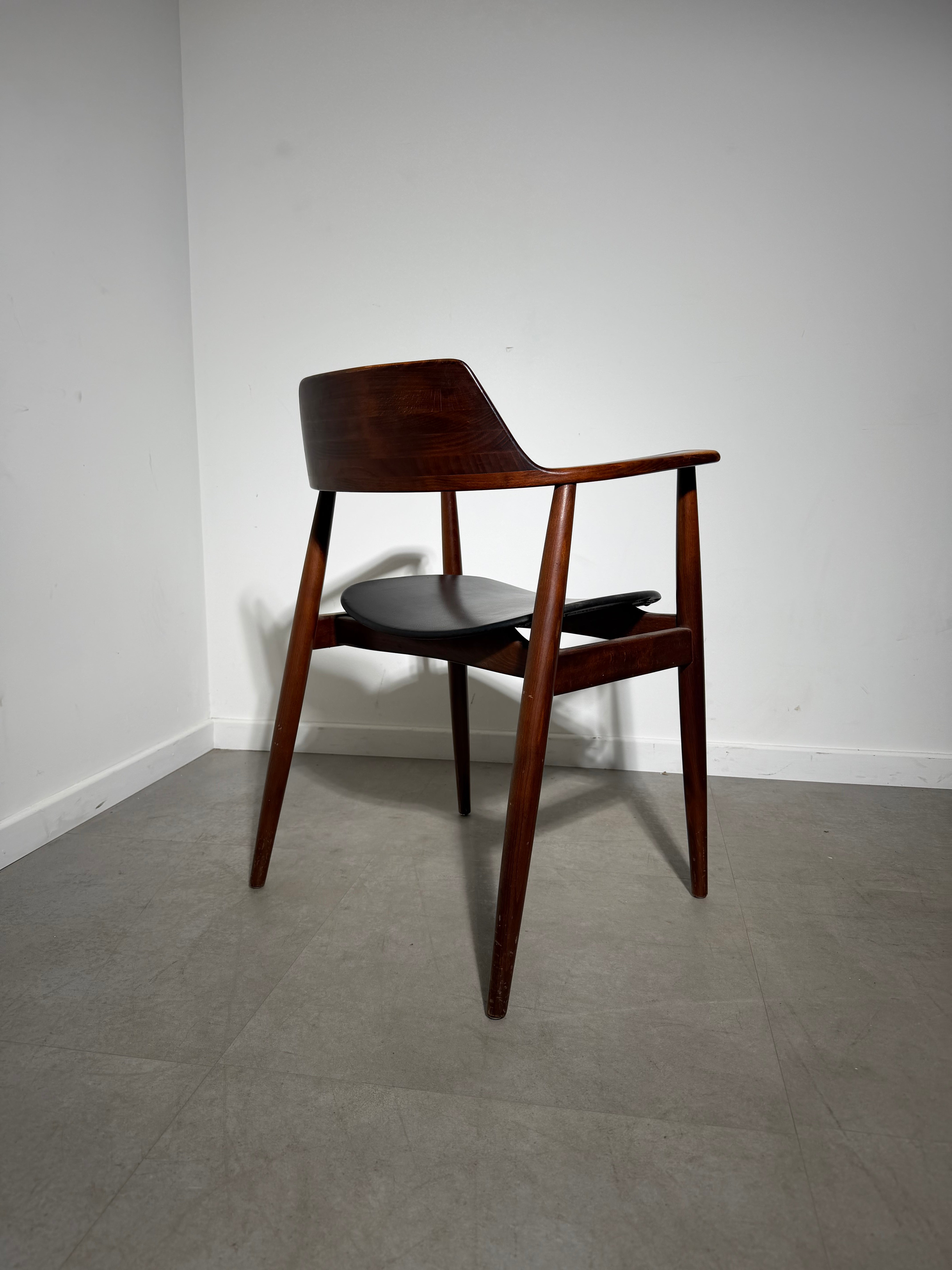 Vintage V-Form Armchair