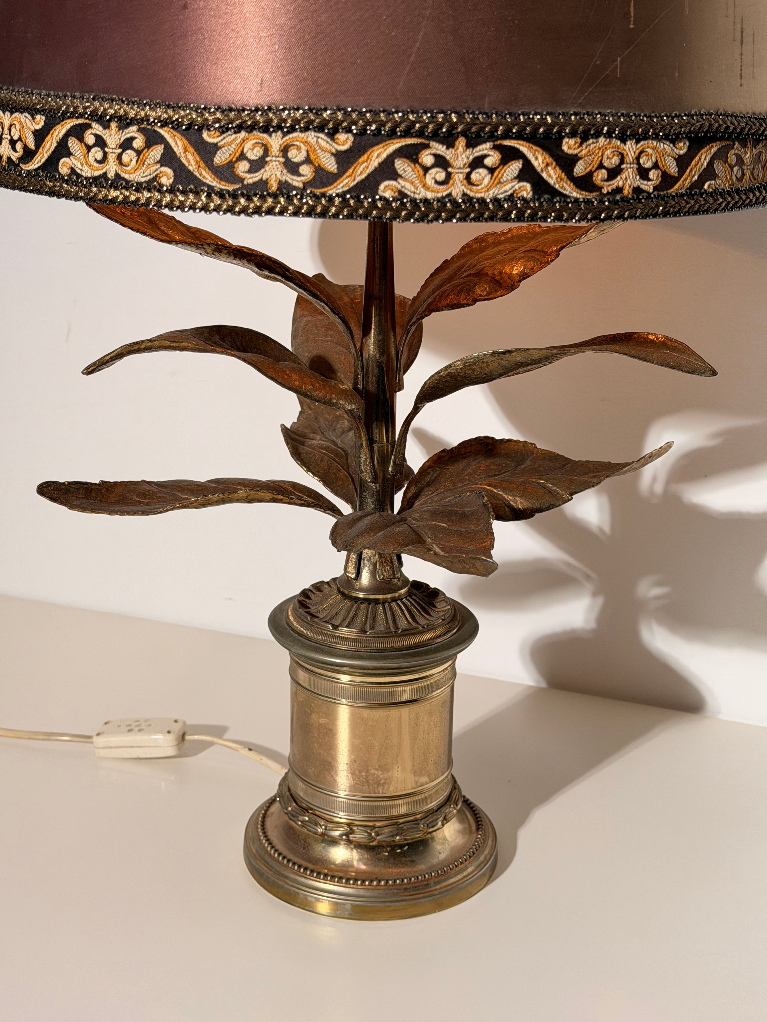 Willy Daro Table Lamp with Sculptural Leaf Base