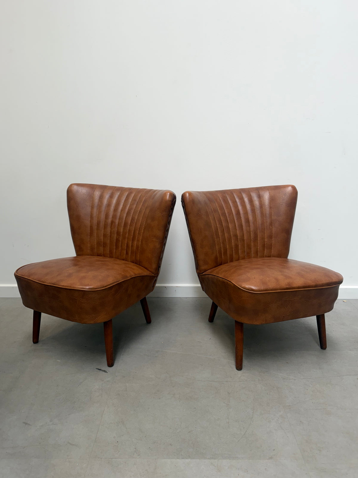 Vintage Expo 58 Cocktail Chair – Cognac Brown