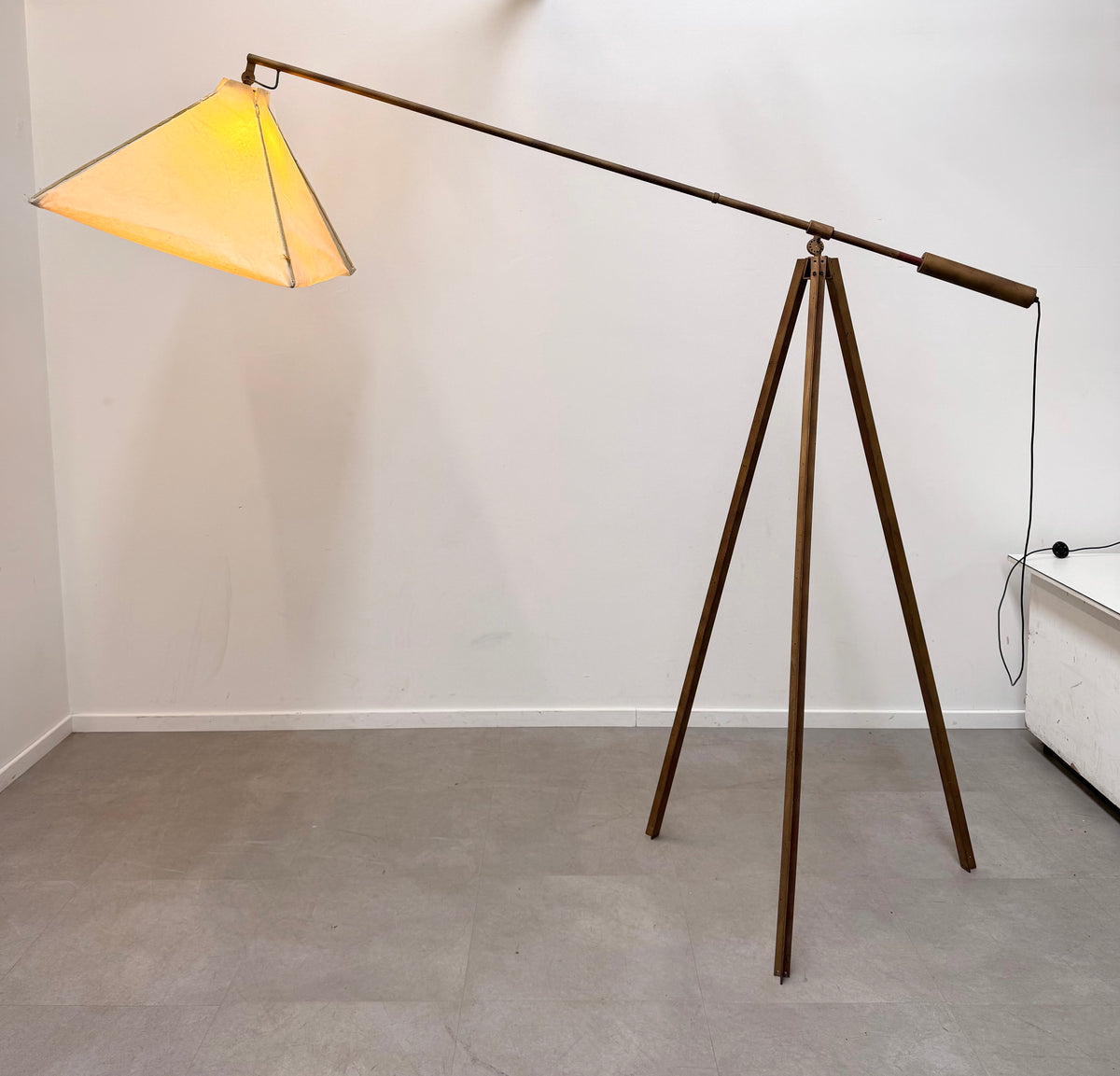 Vintage Adjustable Tripod Floor Lamp XL