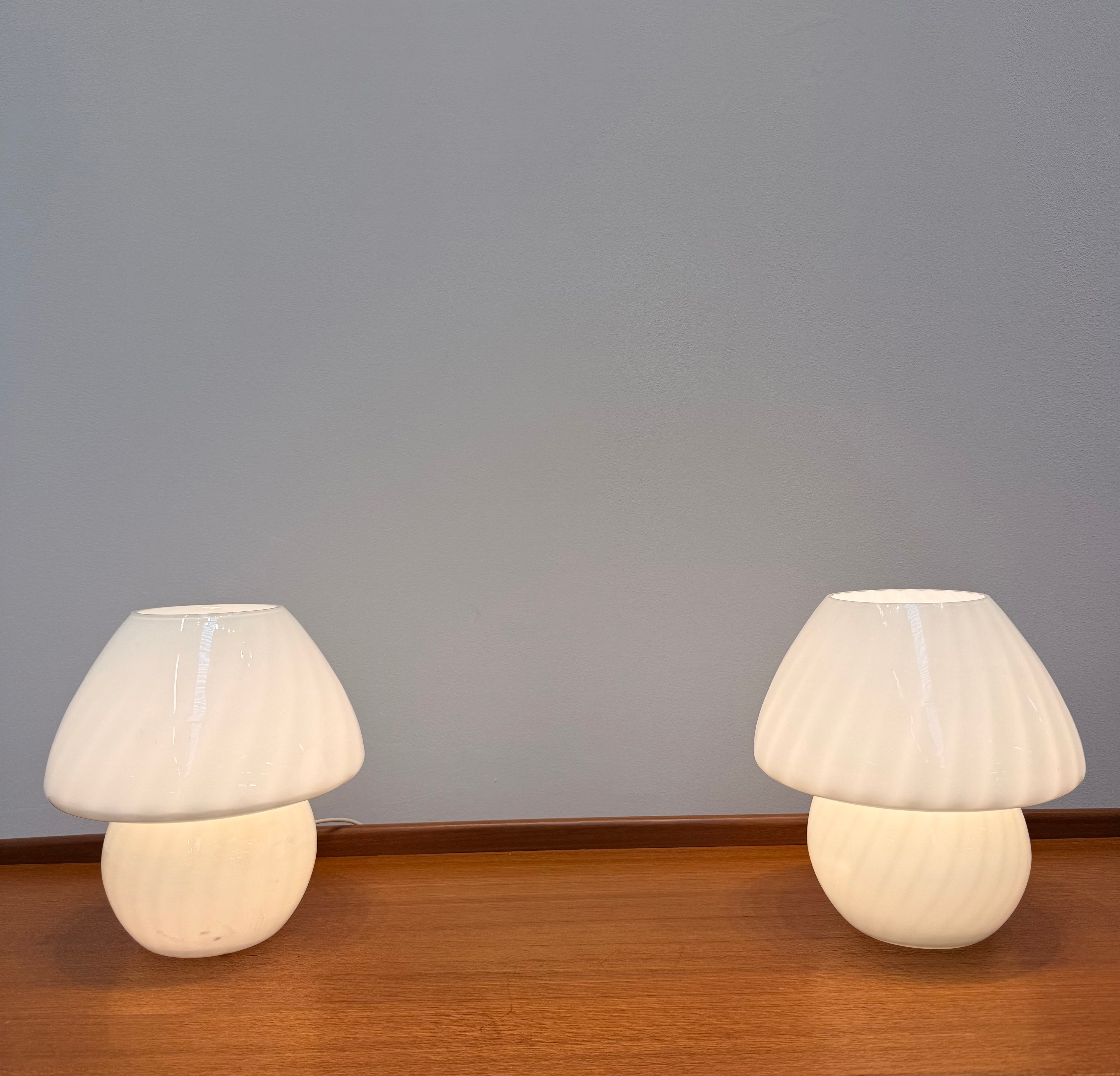 Vintage Murano Mushroom Table Lamp – White Swirl Glass