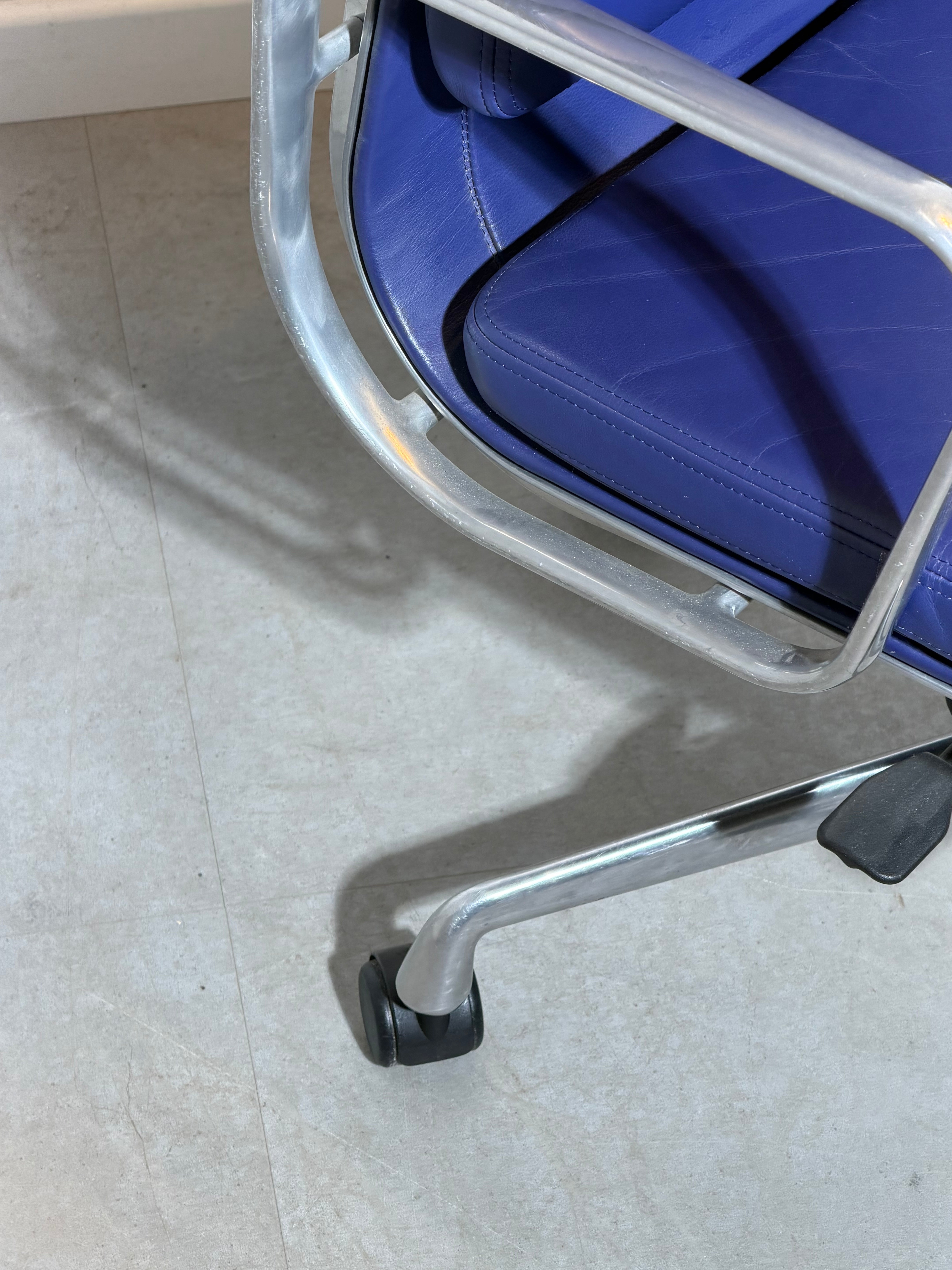 Vitra Charles &amp; Ray Eames EA 219 bureaustoel met zachte zitting