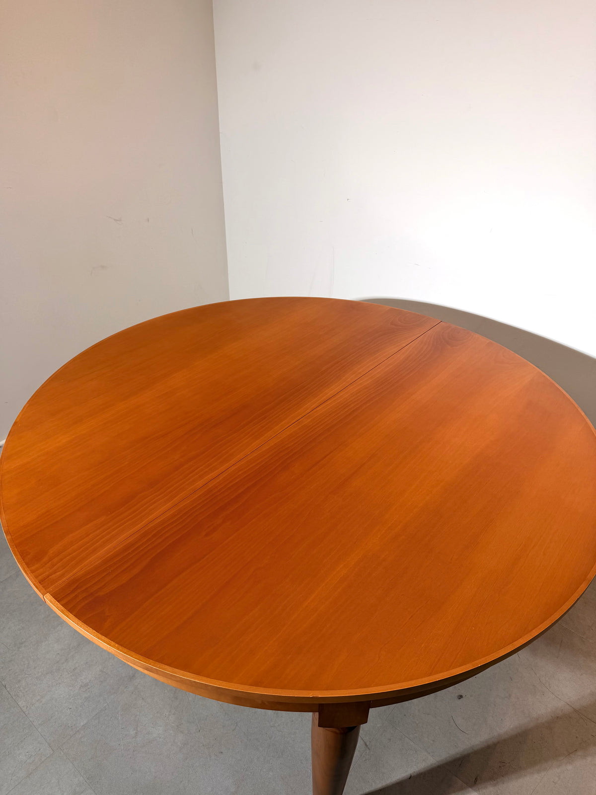 Molteni Extendable Round Dining Table