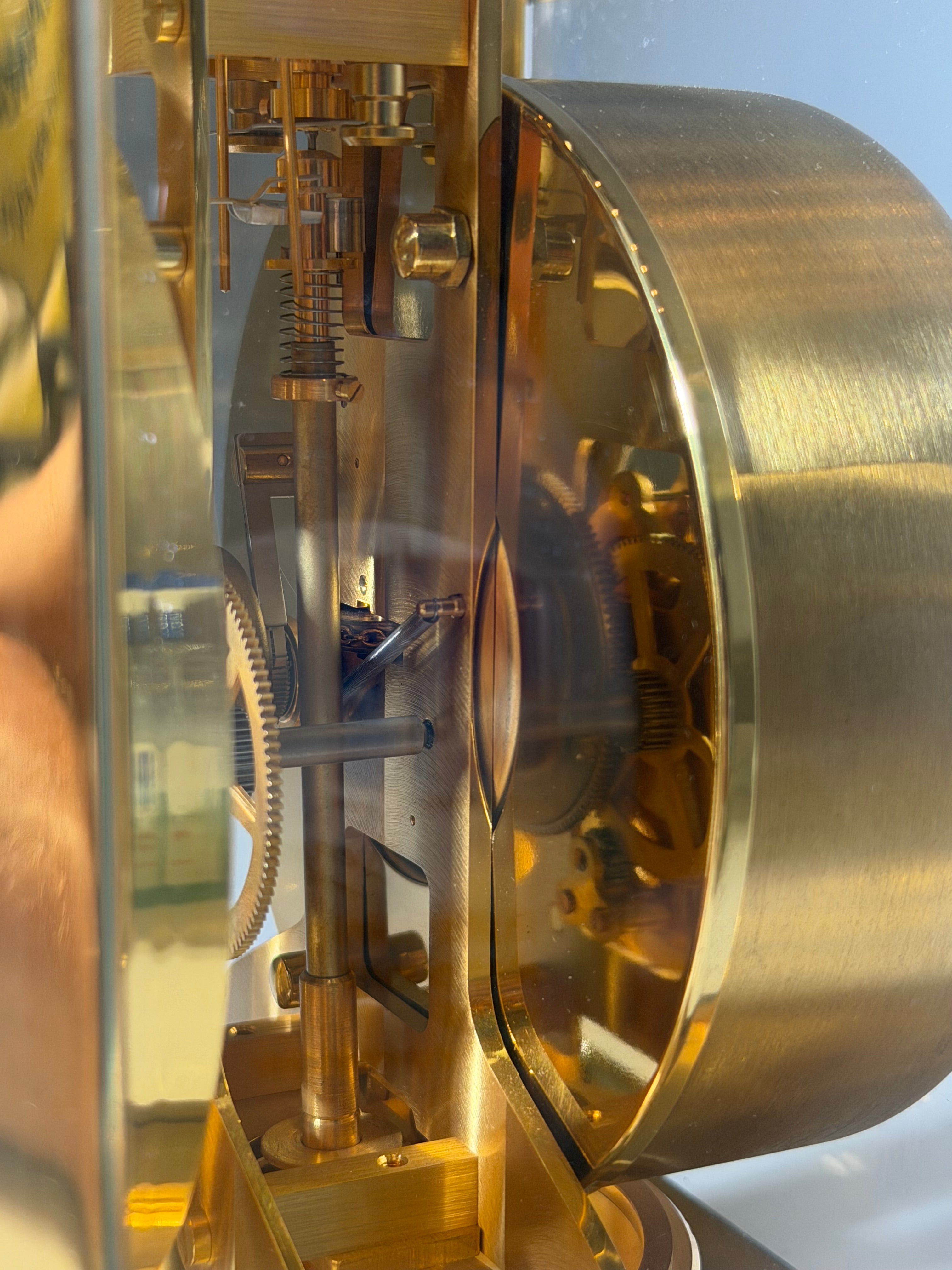 Jaeger-LeCoultre Atmos Calibre 528-8 – Gilt Brass – Swiss Perpetual Motion Clock