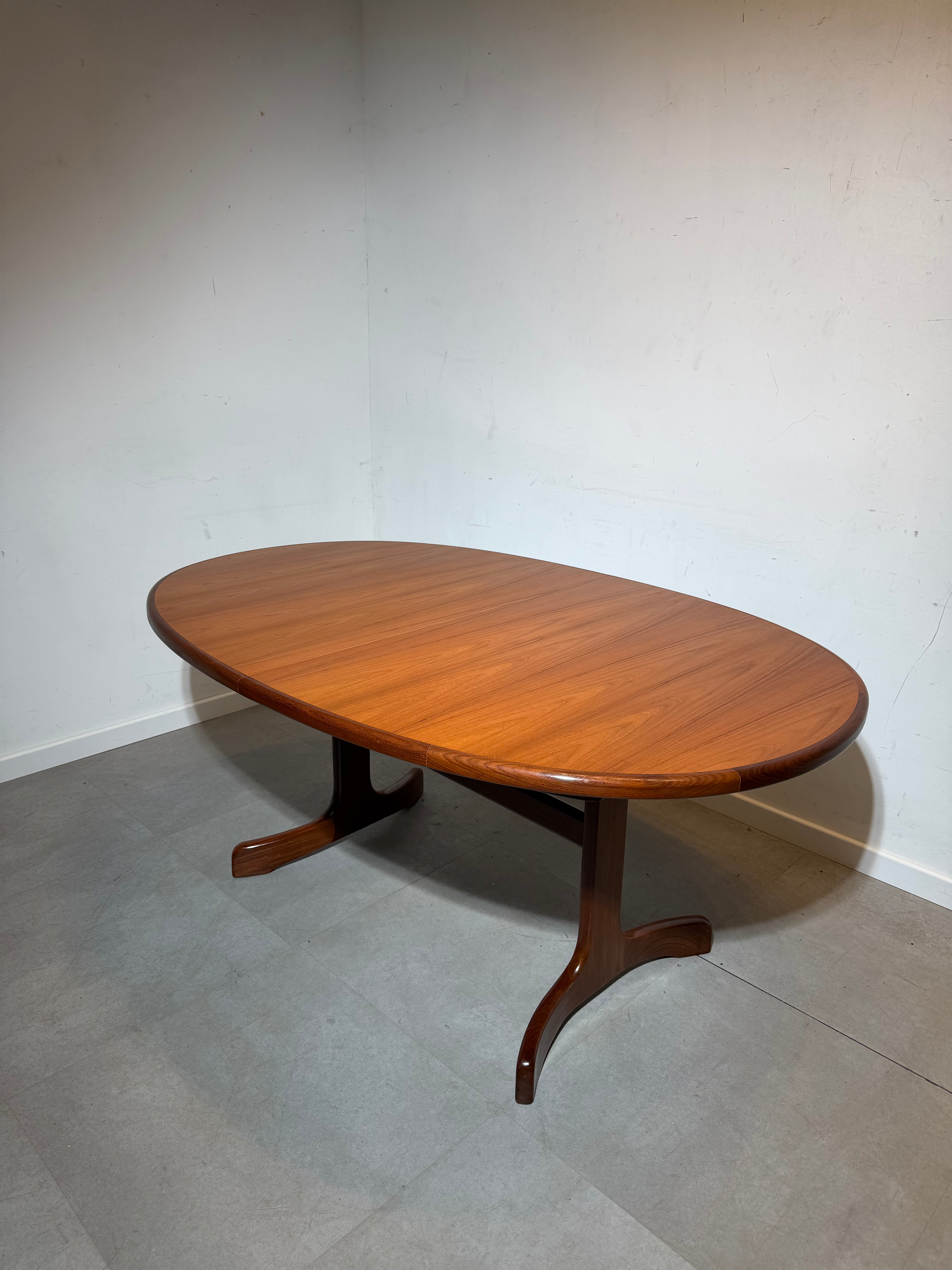 G-Plan “Whale Tail” Extendable Dining Table – Teak (1960s)