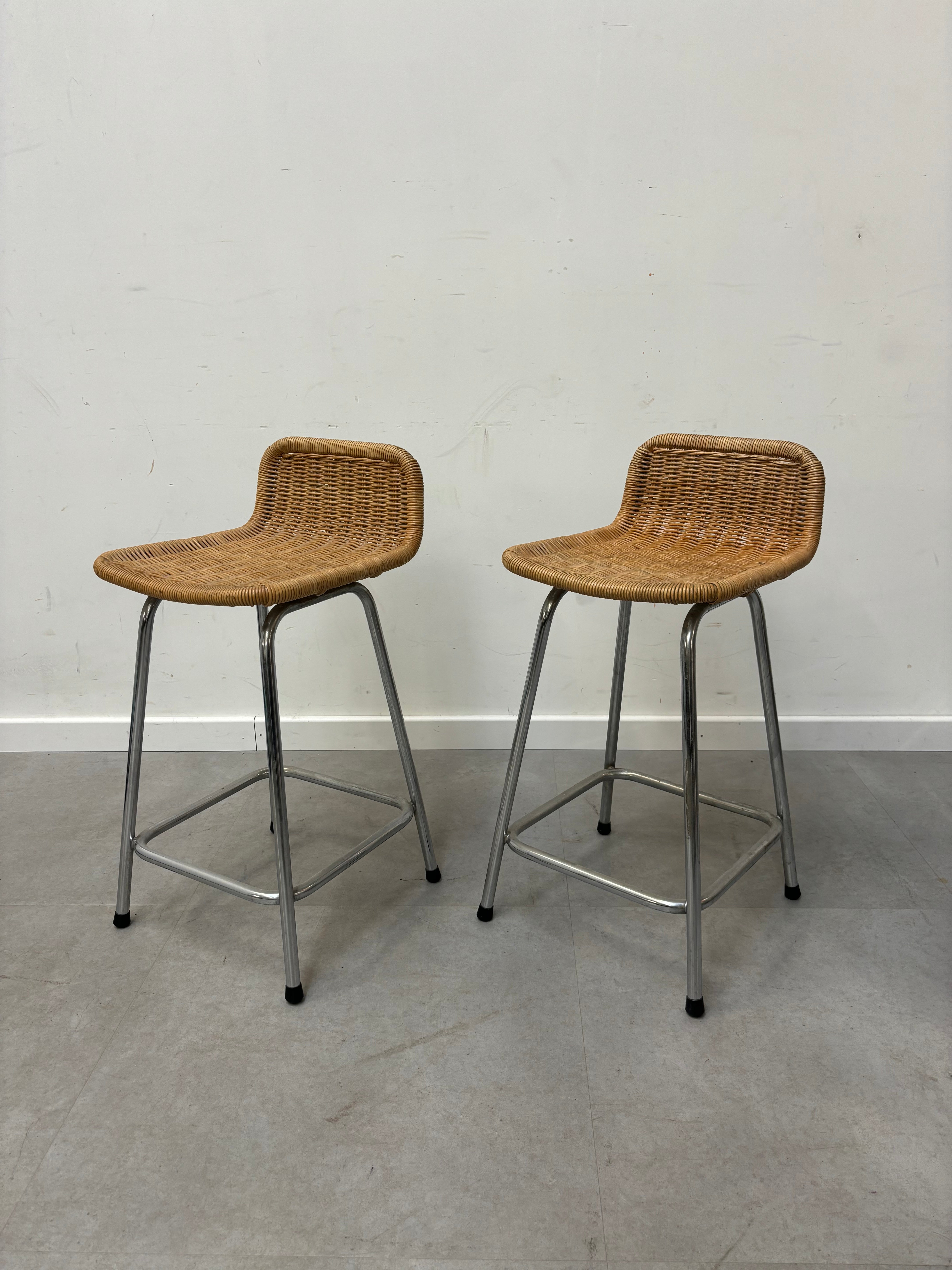 Pair of vintage ratan bar stools