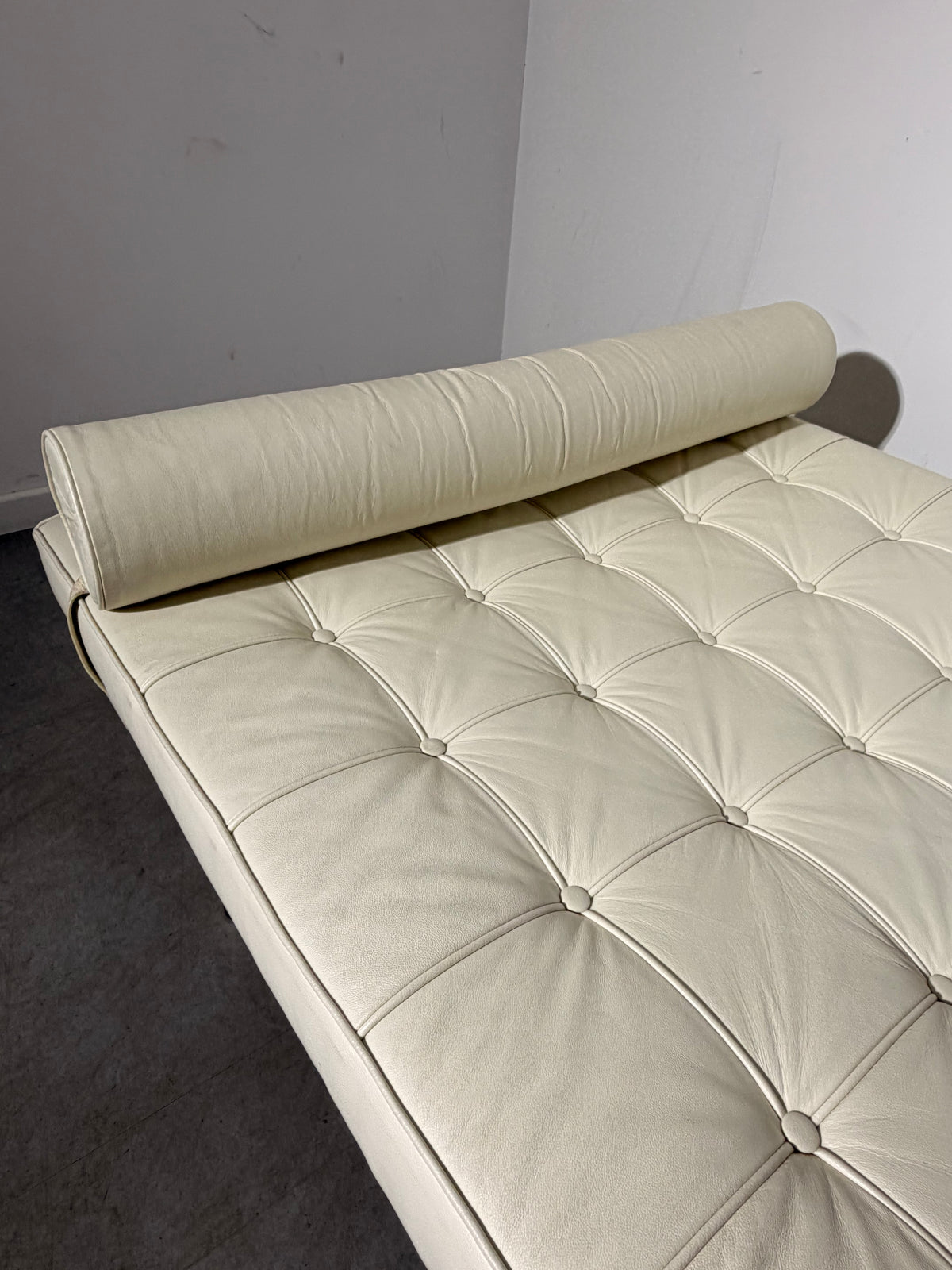 Barcelona Daybed Replica