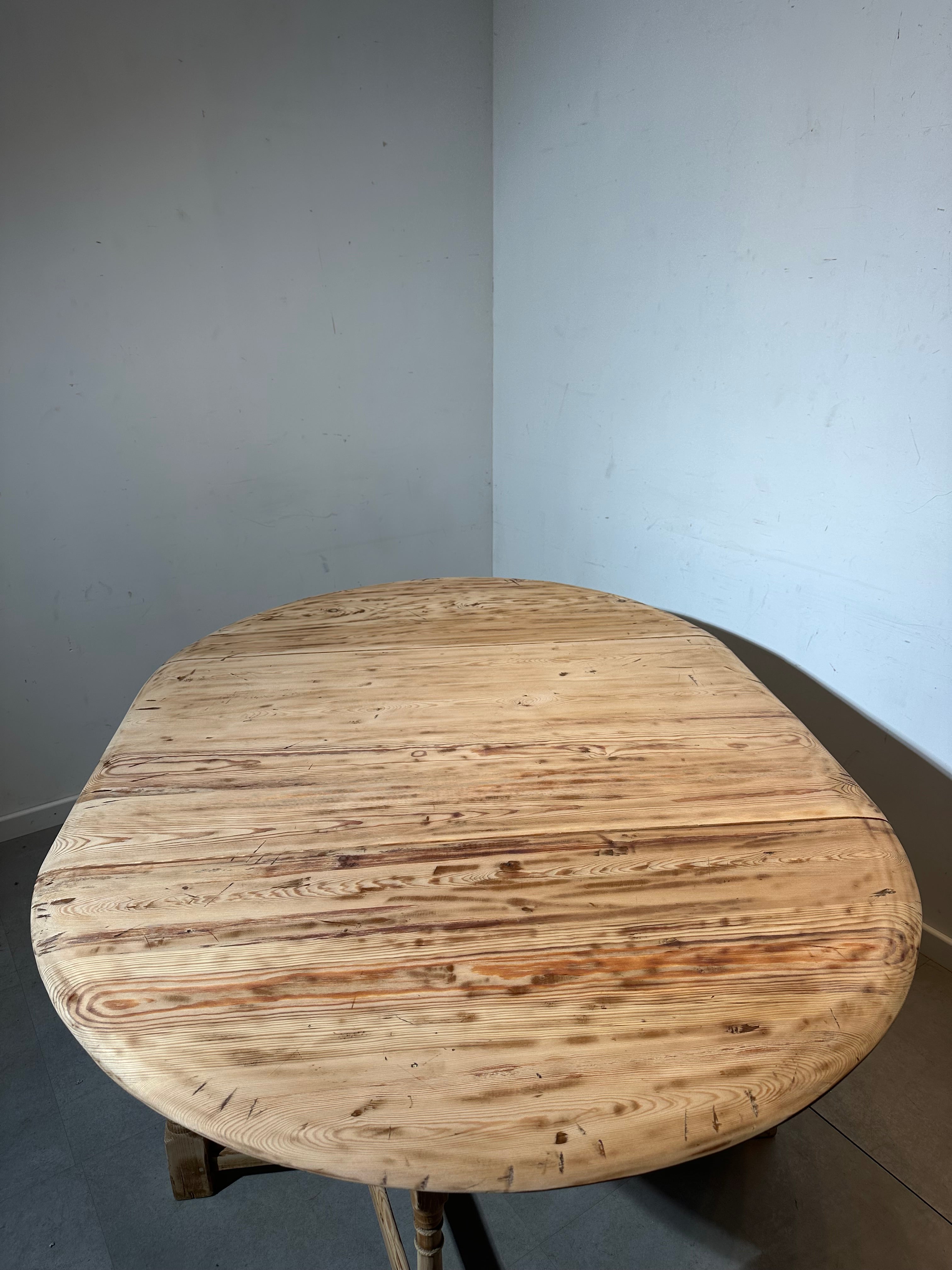 Pine Drop- Leaf Dinning Table
