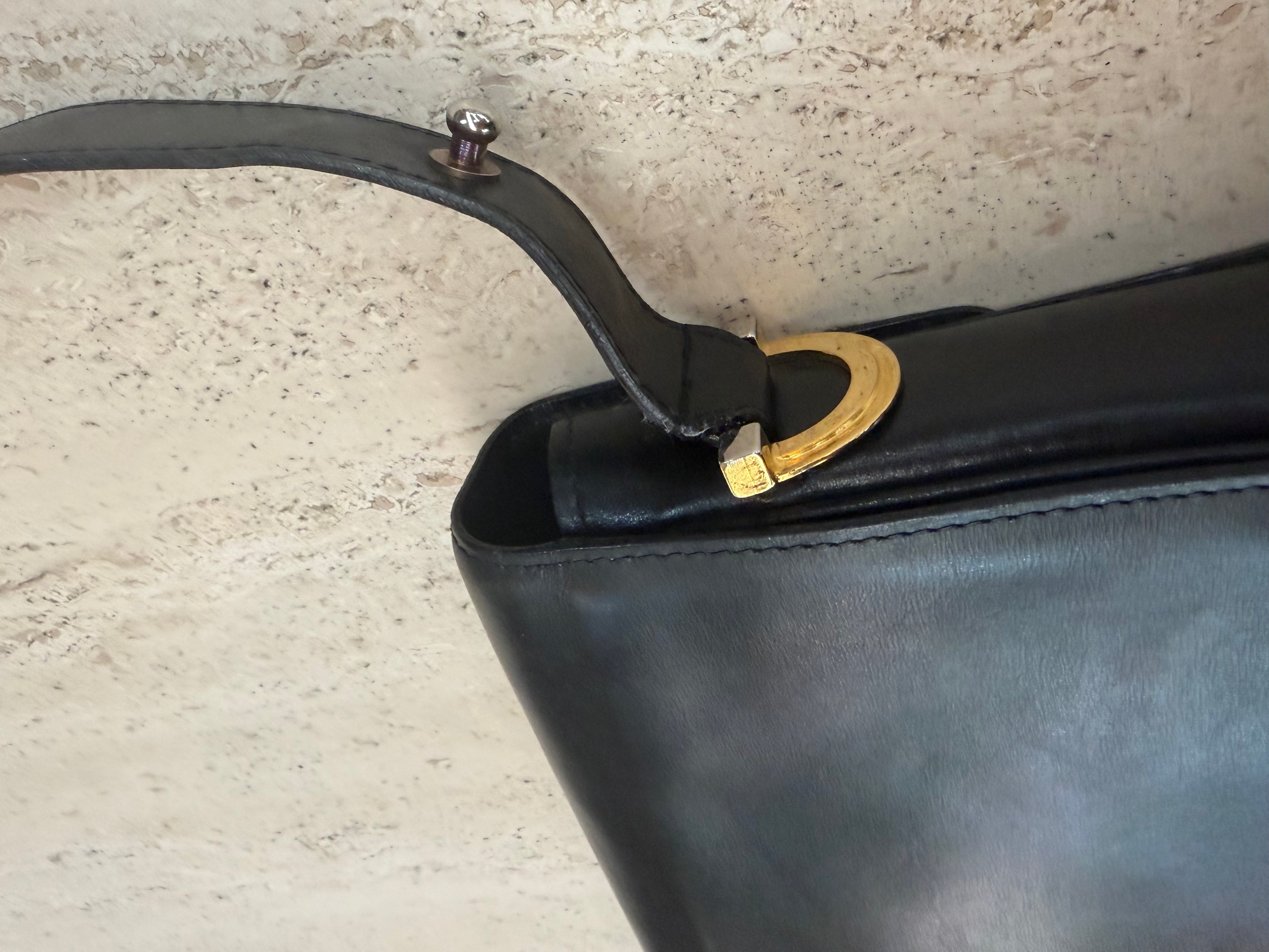 Vintage Leather Crossbody Bag Black with “H” Buckle – 25 x 20 cm