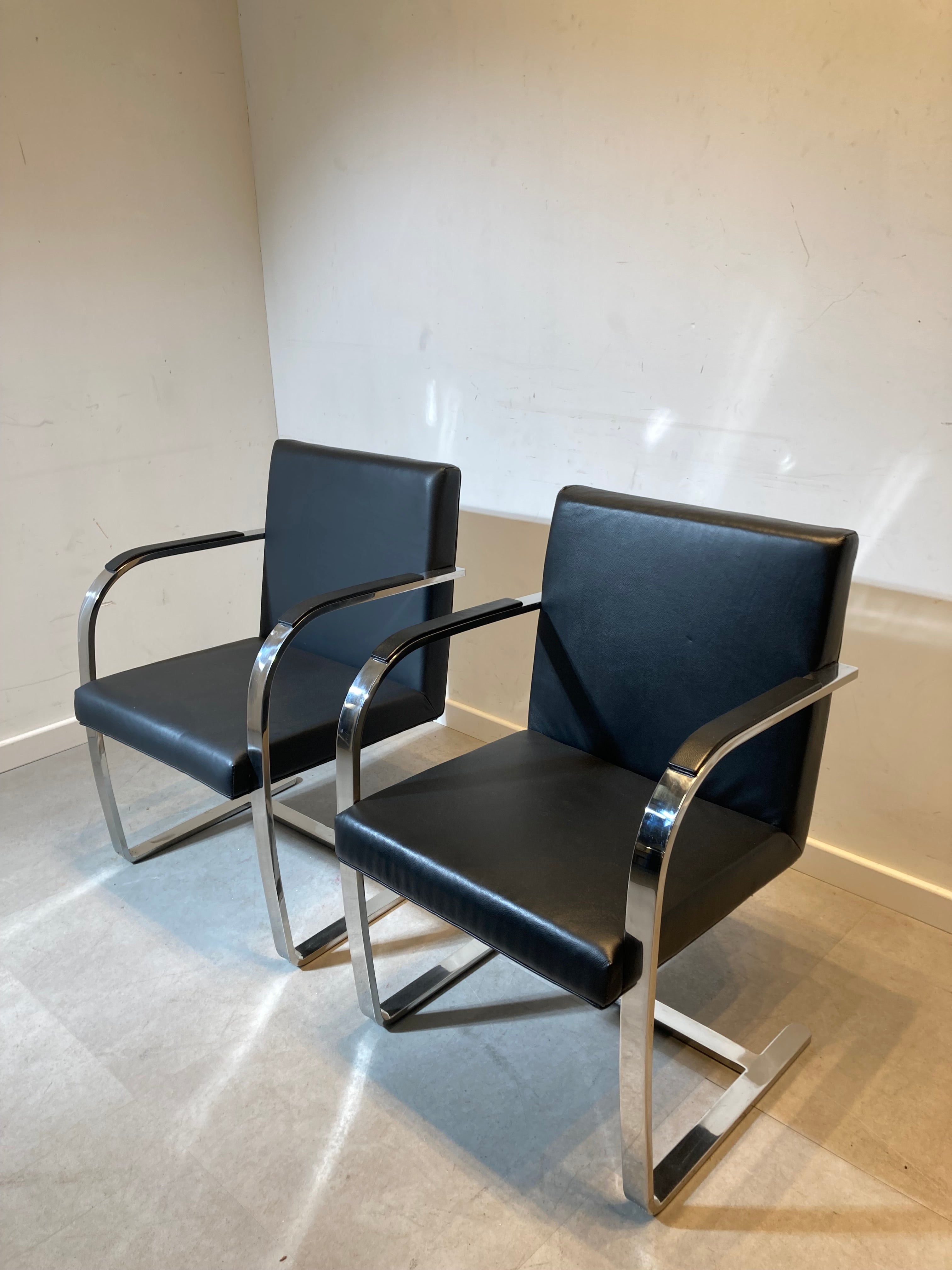 “Berno” chair - Mies Van Rohe replica - higher backrest