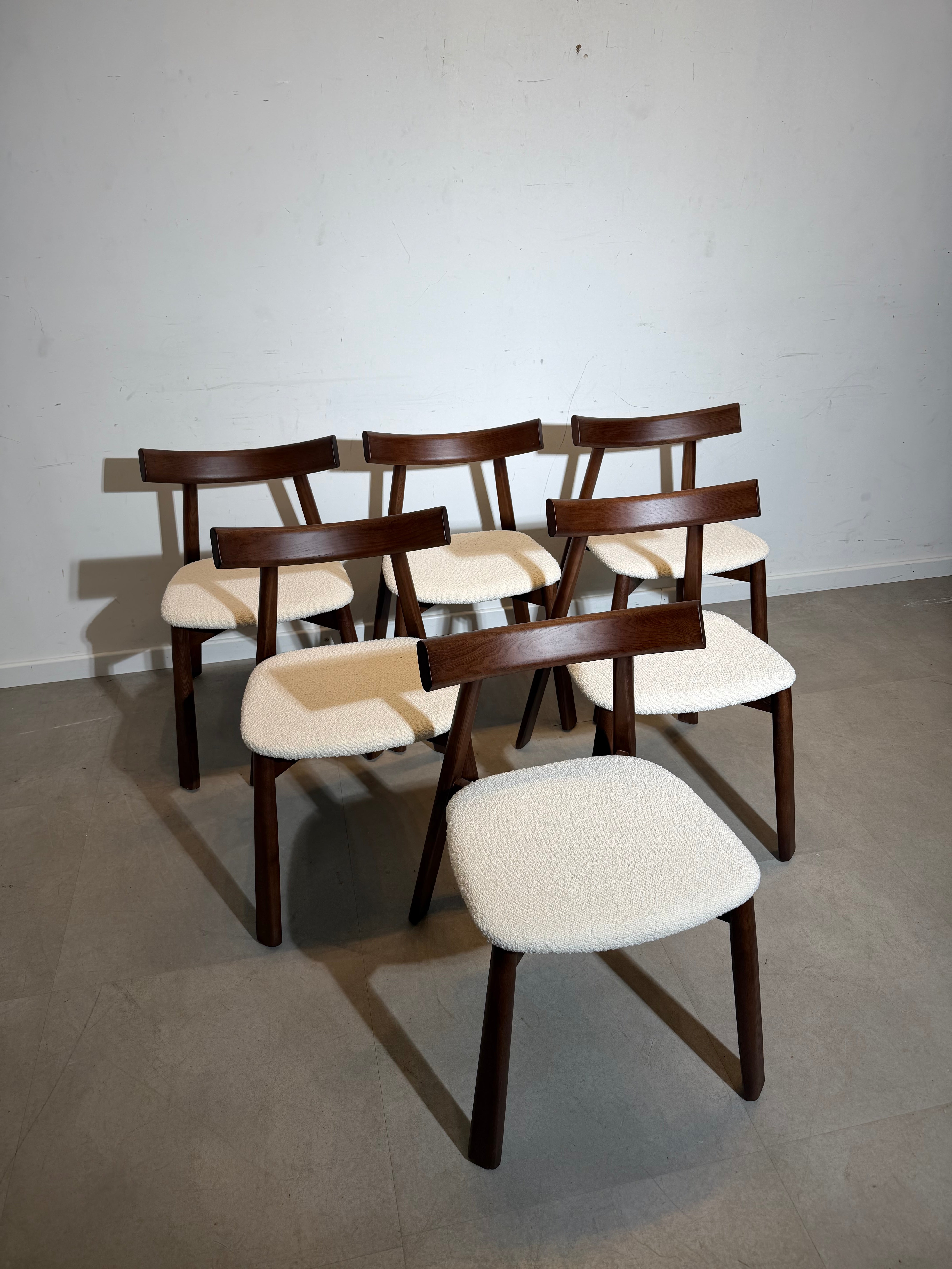 Chaise de salle à manger Nara Bouclé – Japandi Design