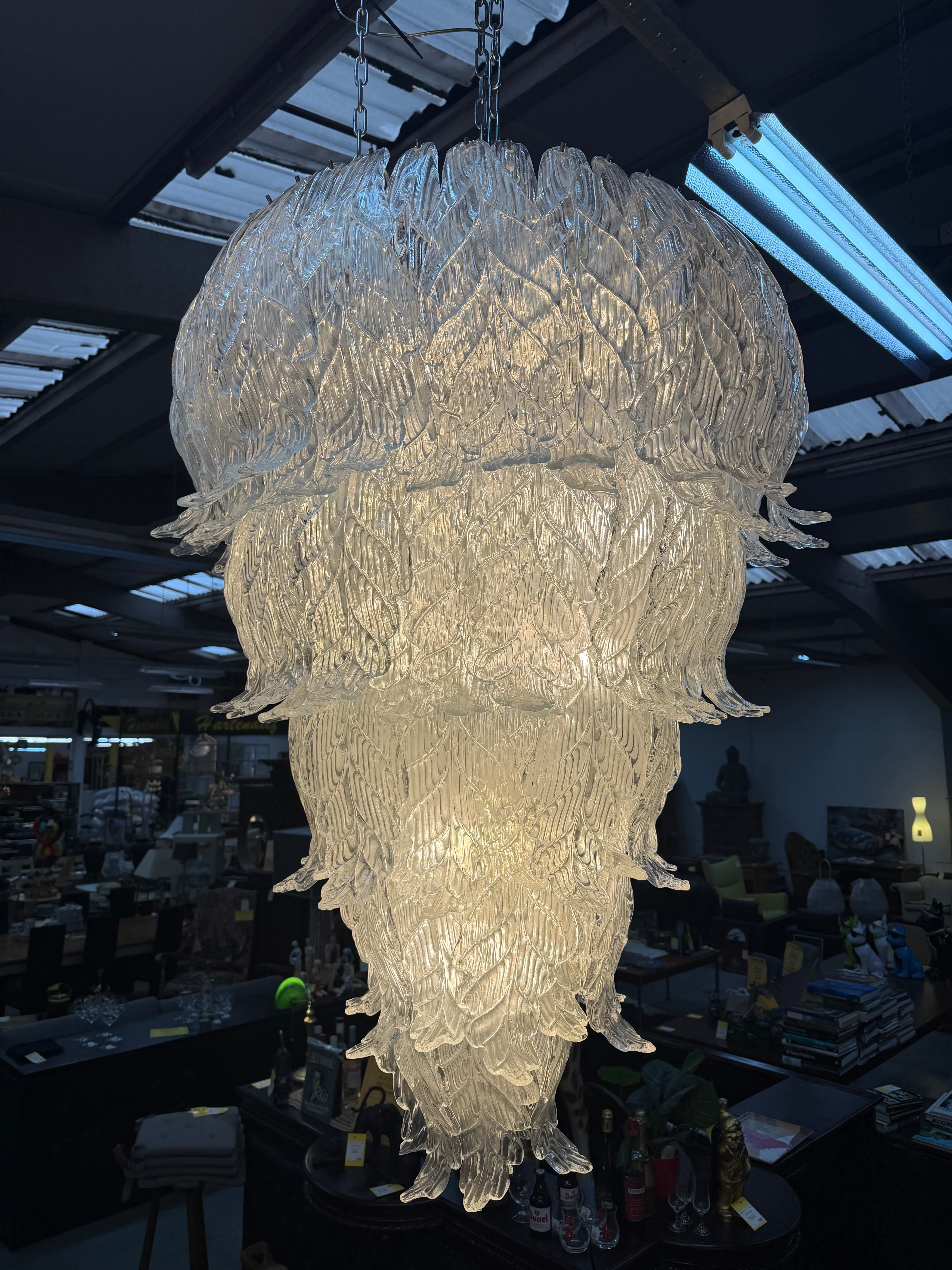 Lustre XL en verre de Murano à motif de feuilles — années 1980