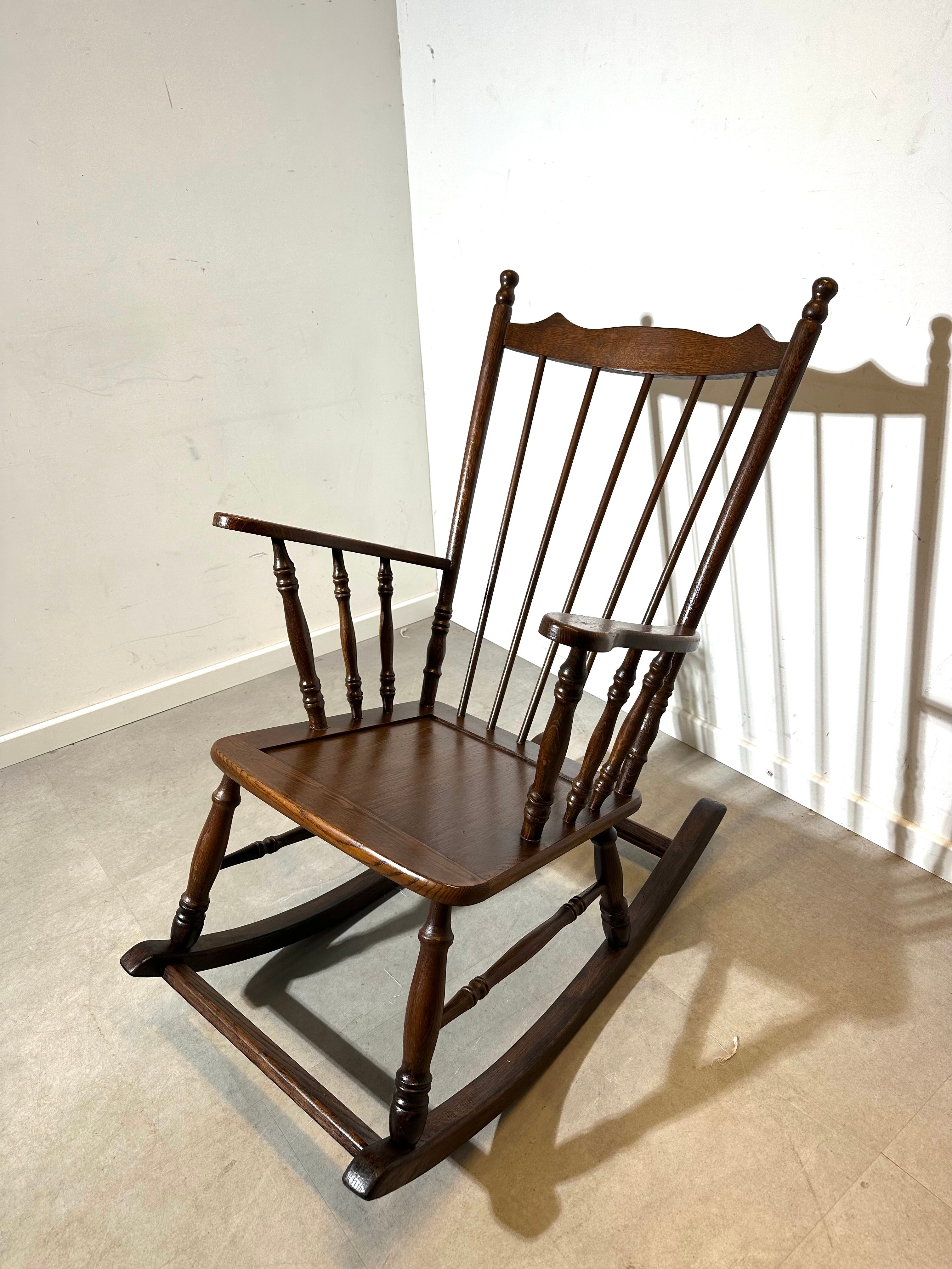 Vintage Windsor Rocking Chair in Dark Oak