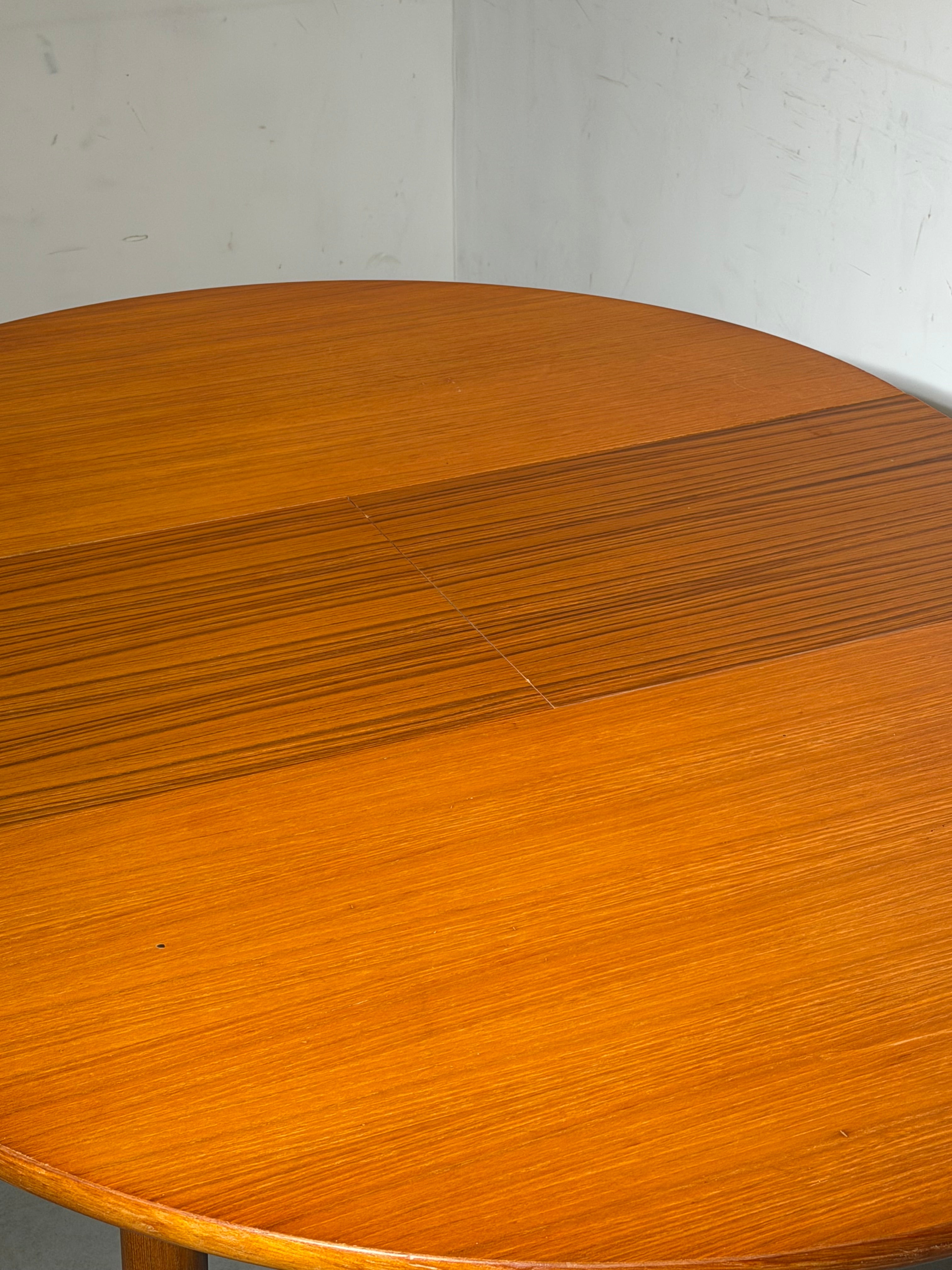 Vintage Teak Extendable Dining Table Ø110 / 155 cm | Mid Century Round Oval Dining Table