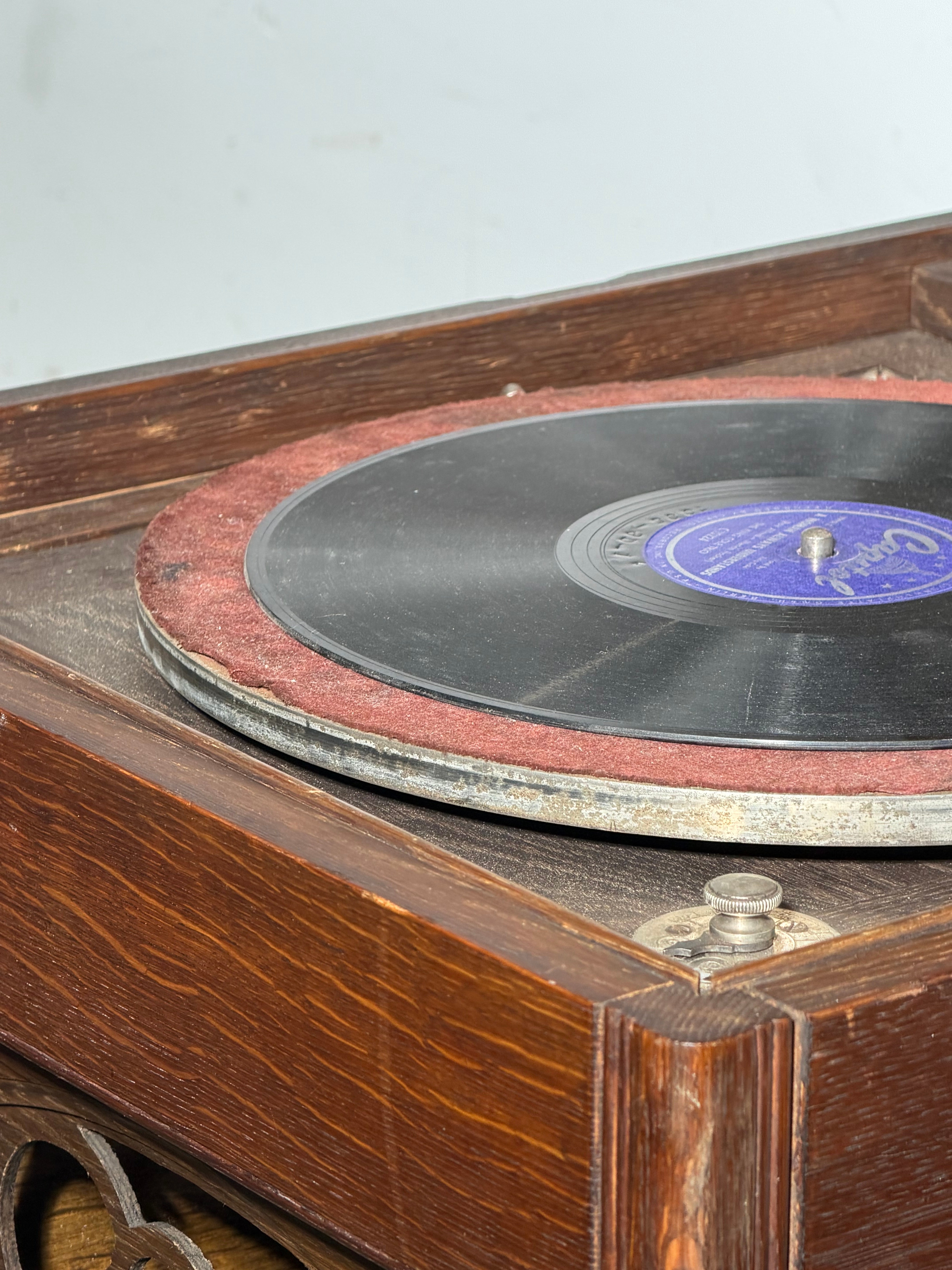 Hymnophon Antique Gramophone in Oak Case – Early 20th Century