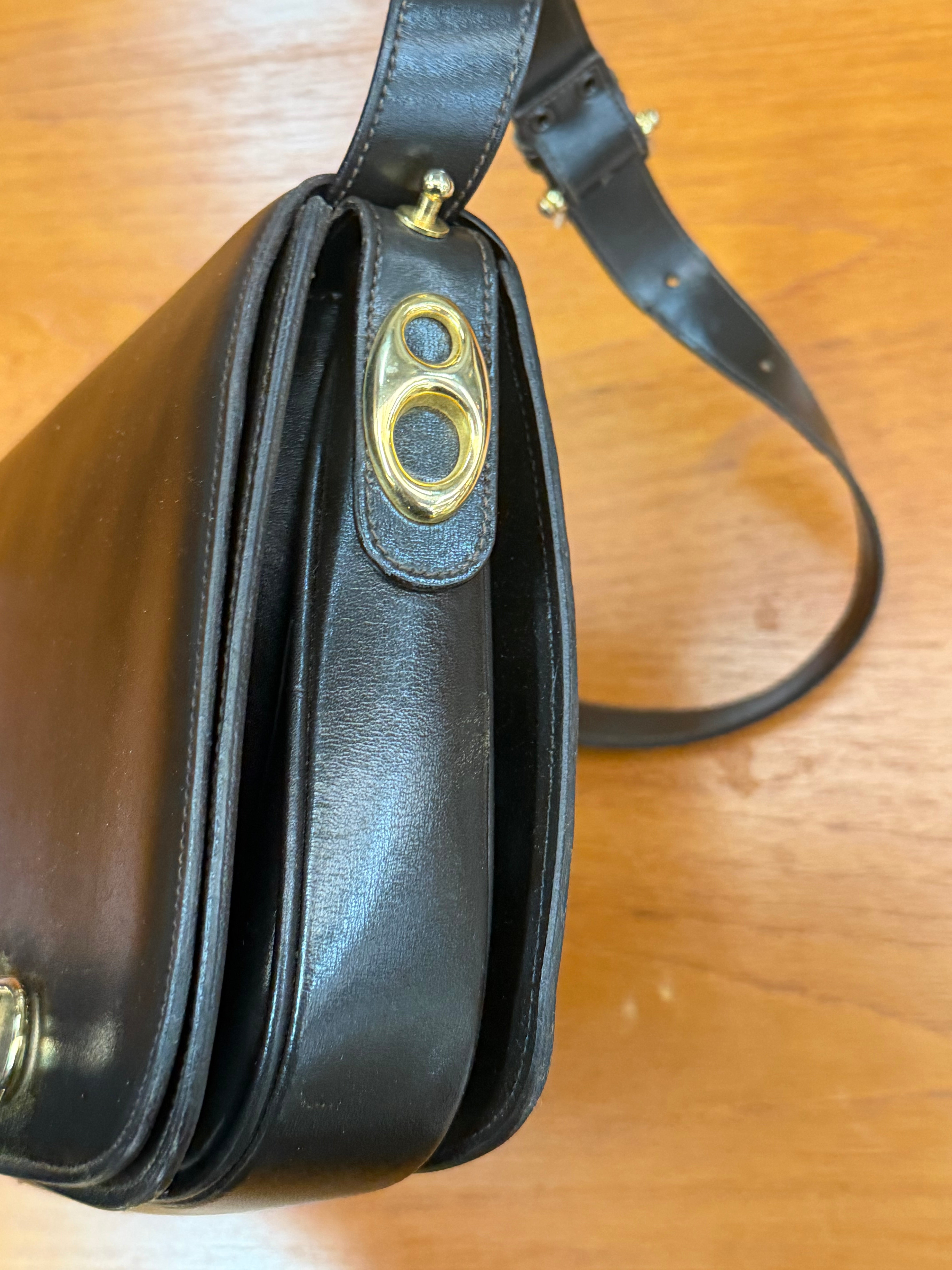 La Ville Bruxelles Crossbody Handbag – Black Leather – 25 cm