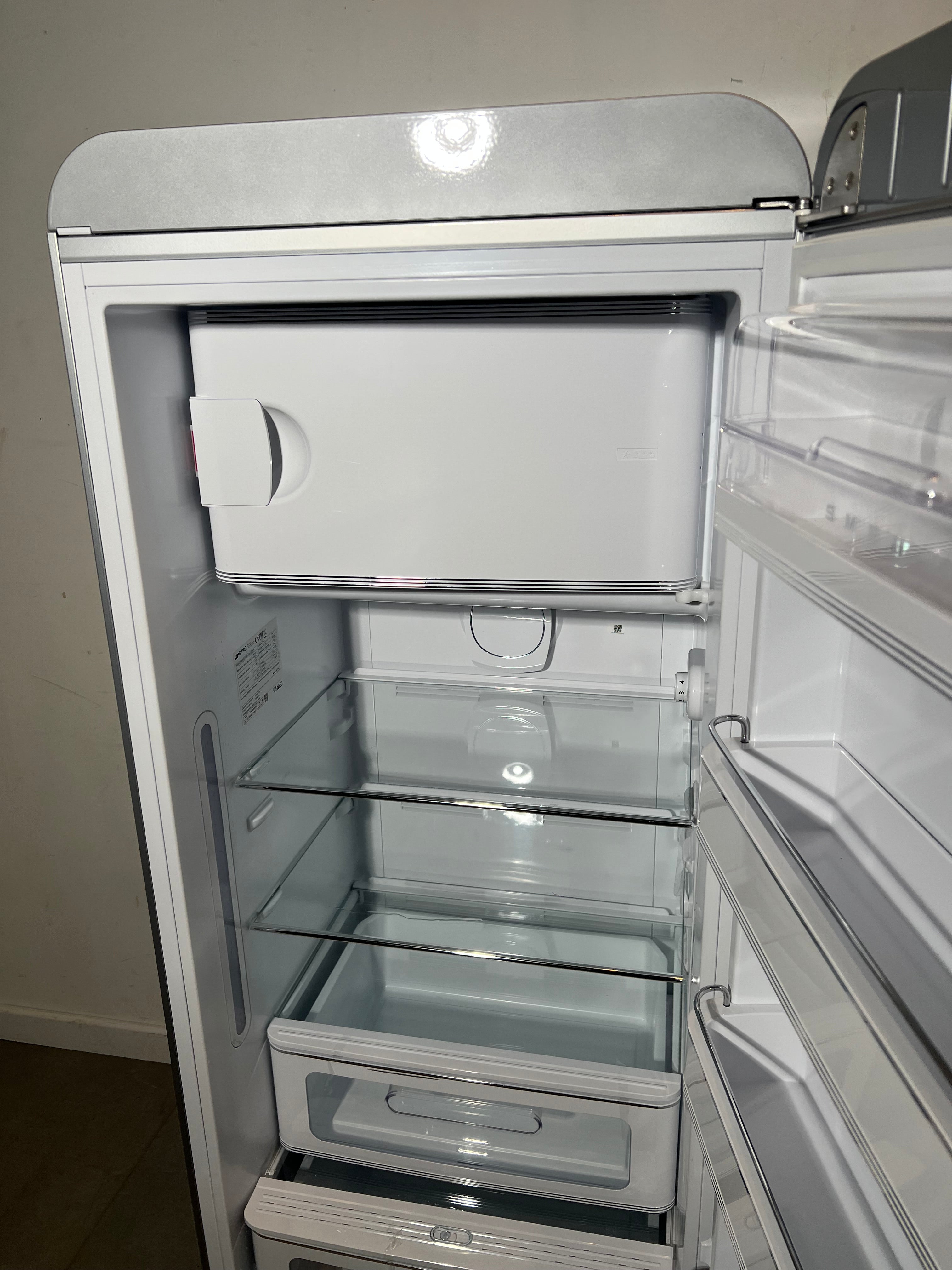 SMEG Retro Refrigerator – Silver