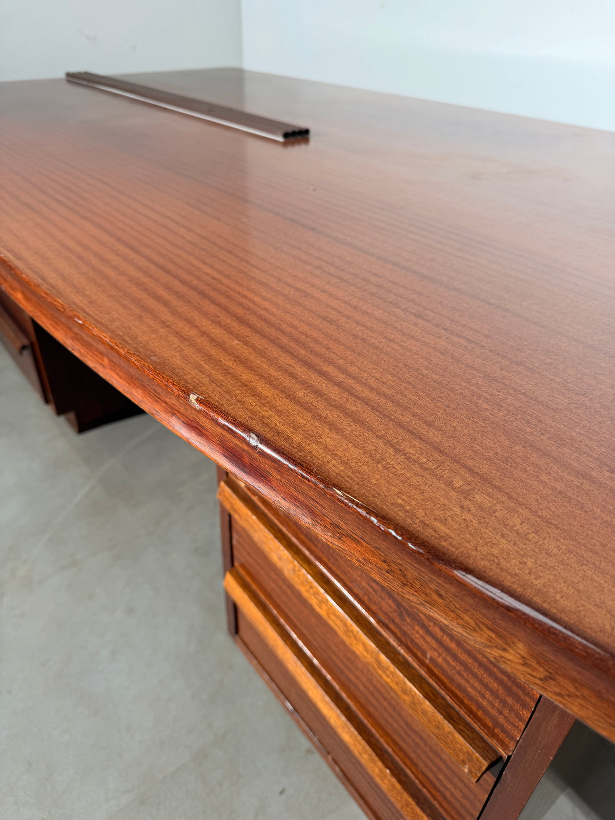 Vintage Executive Desk in Mahogany
