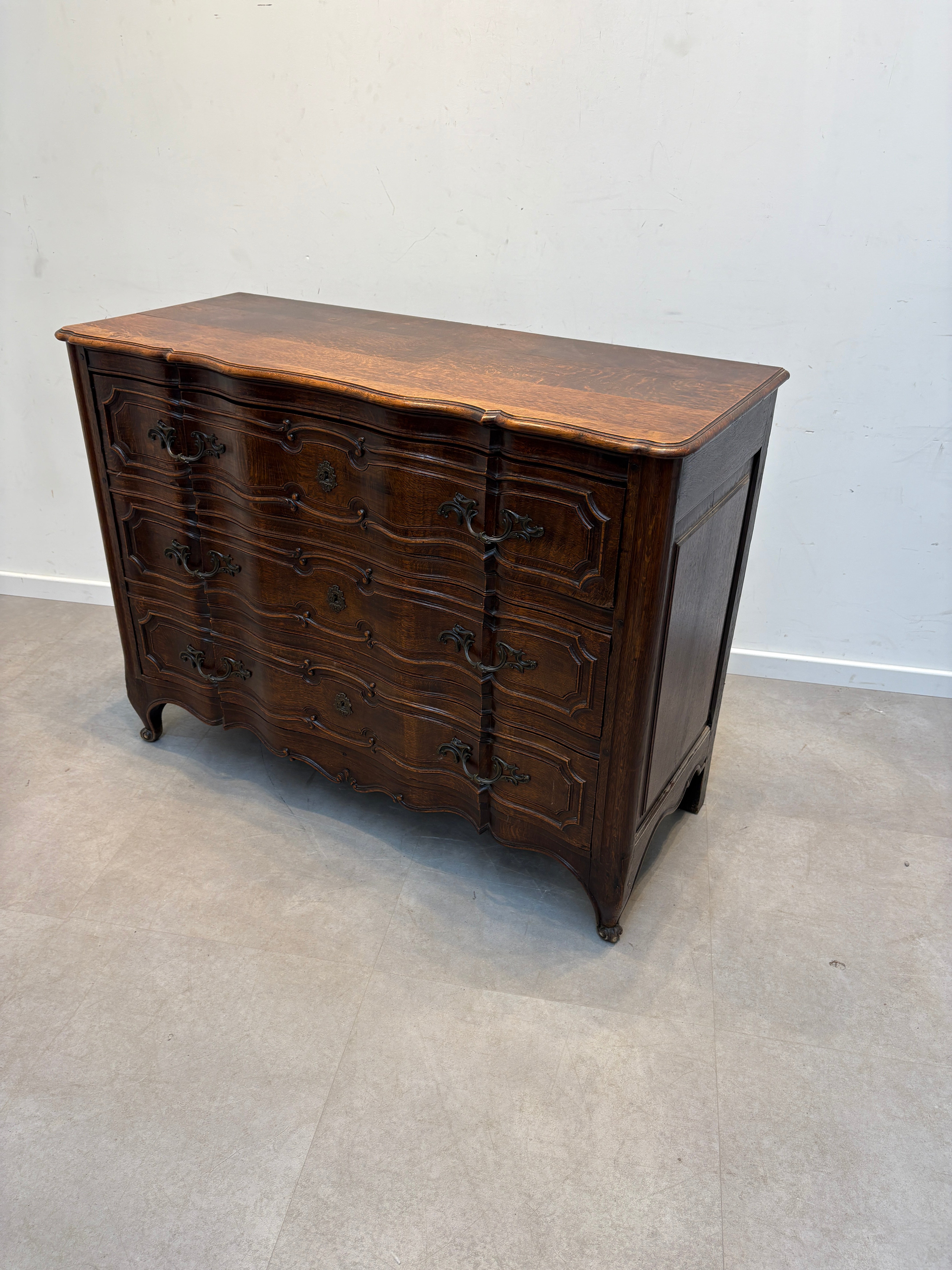 Commode ancienne à 3 tiroirs