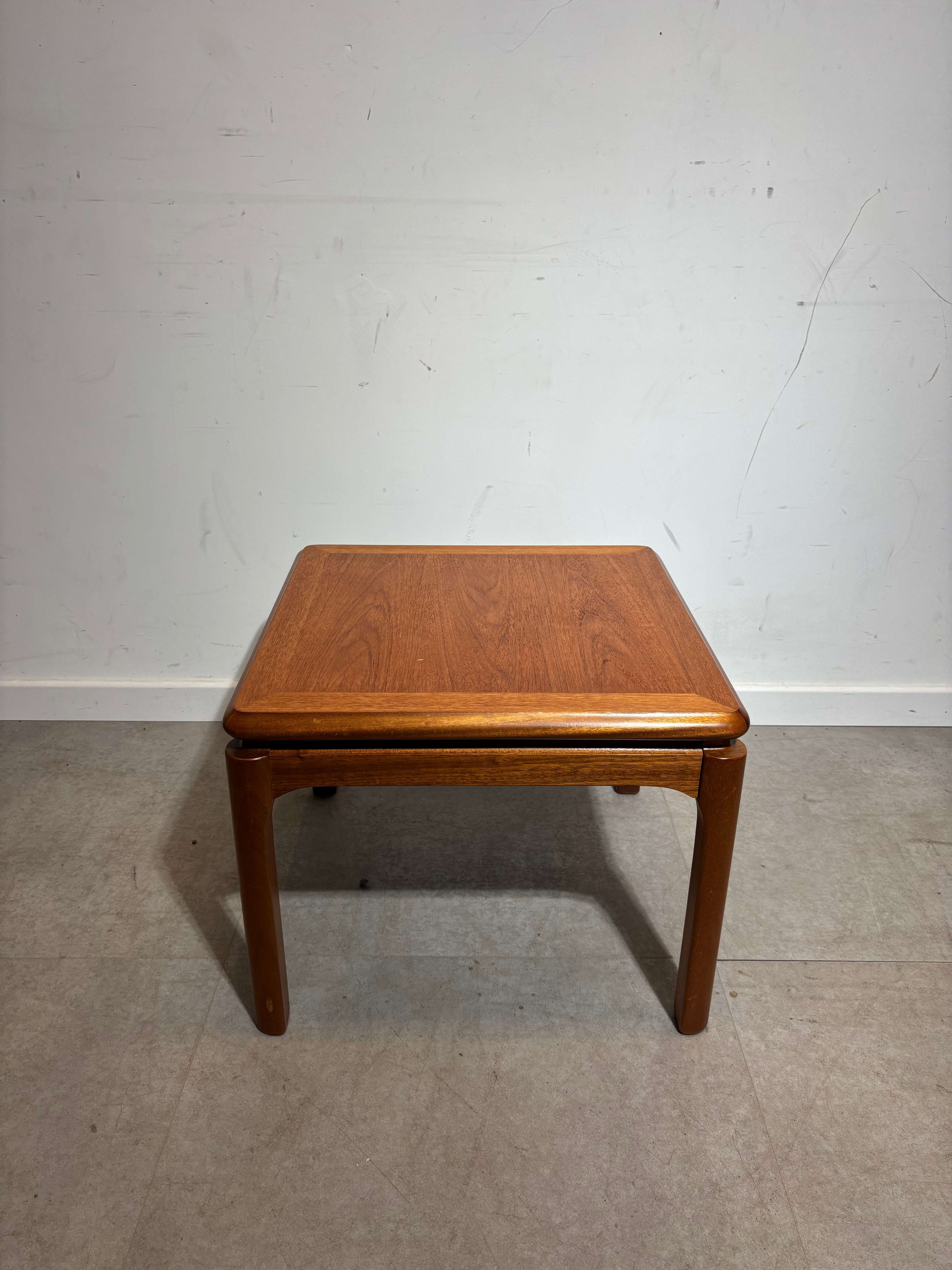 “Nathan” Coffeetable Teak