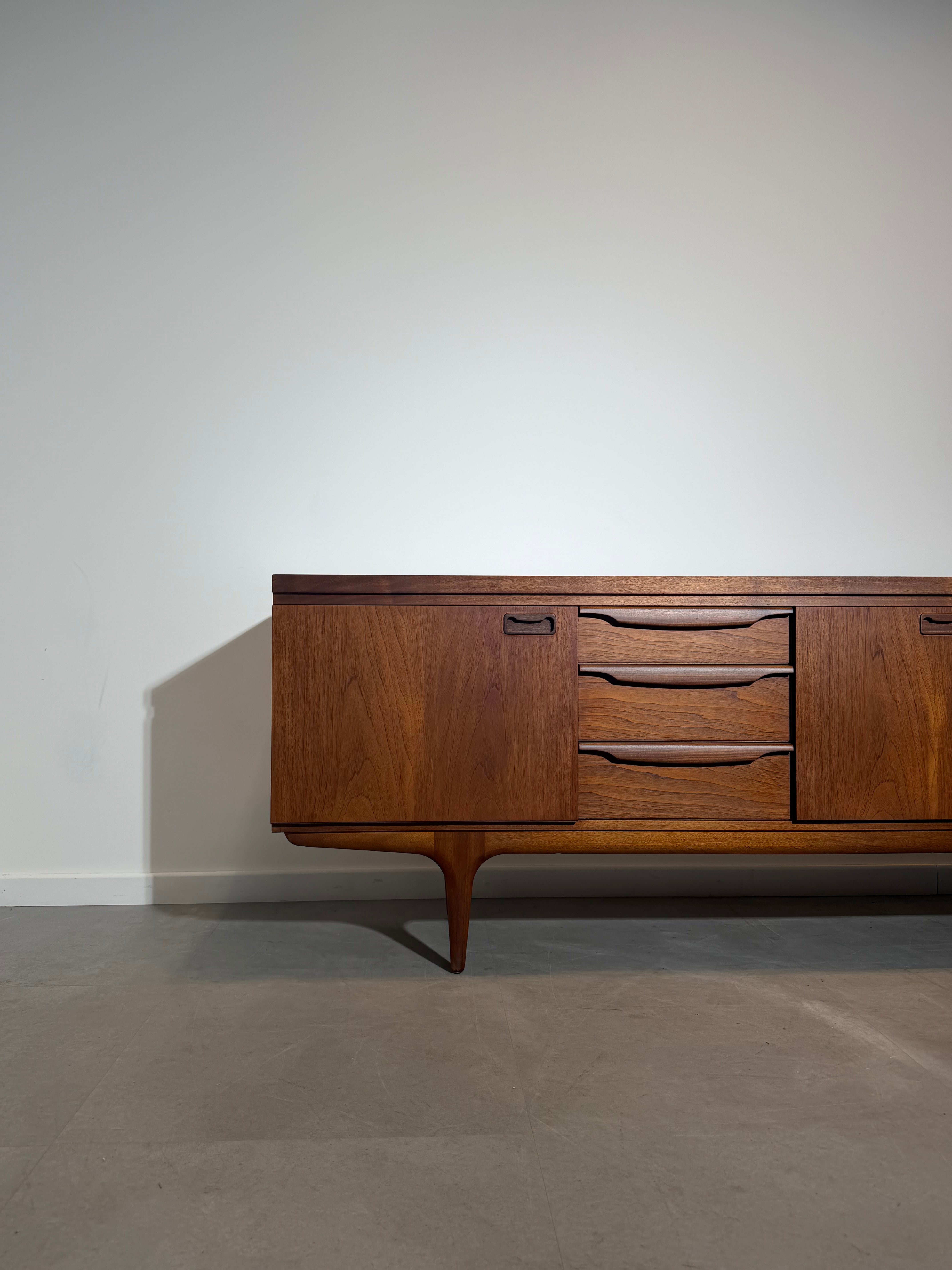 Greaves & Thomas Teak Sideboard – Mid-Century Modern British Design