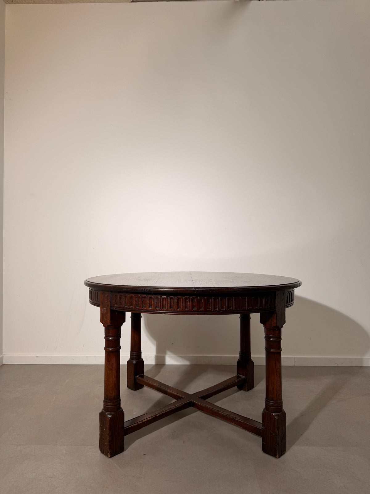Old New England Oval Extendable Dining Table