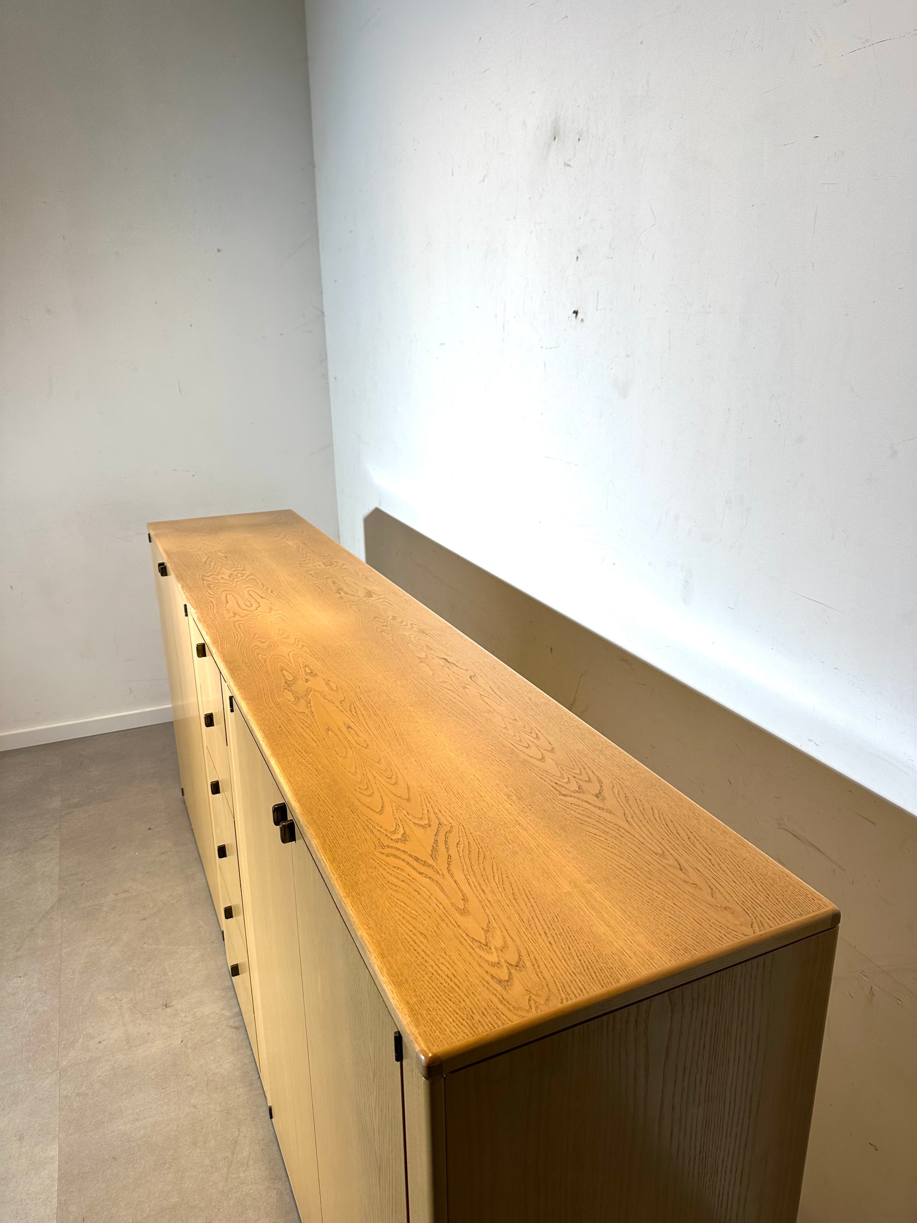 Buffet minimaliste Interlübke