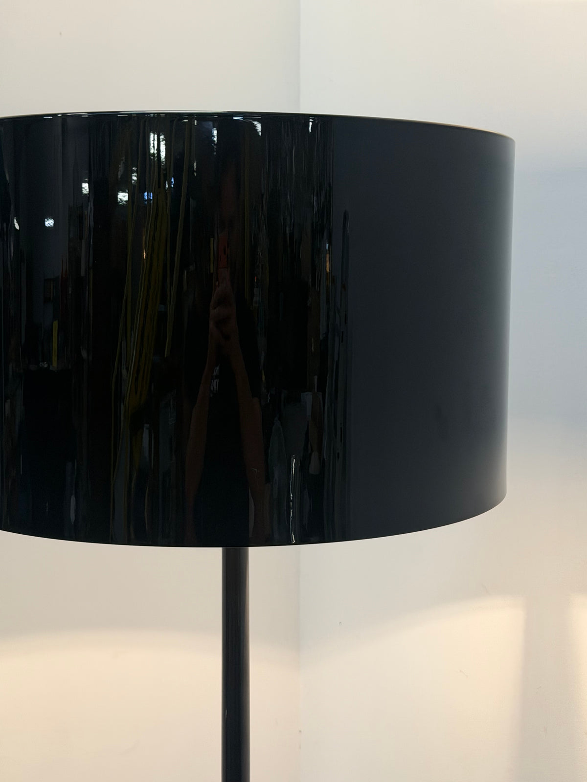 Flos Spun Light F Floor Lamp – Glossy Black