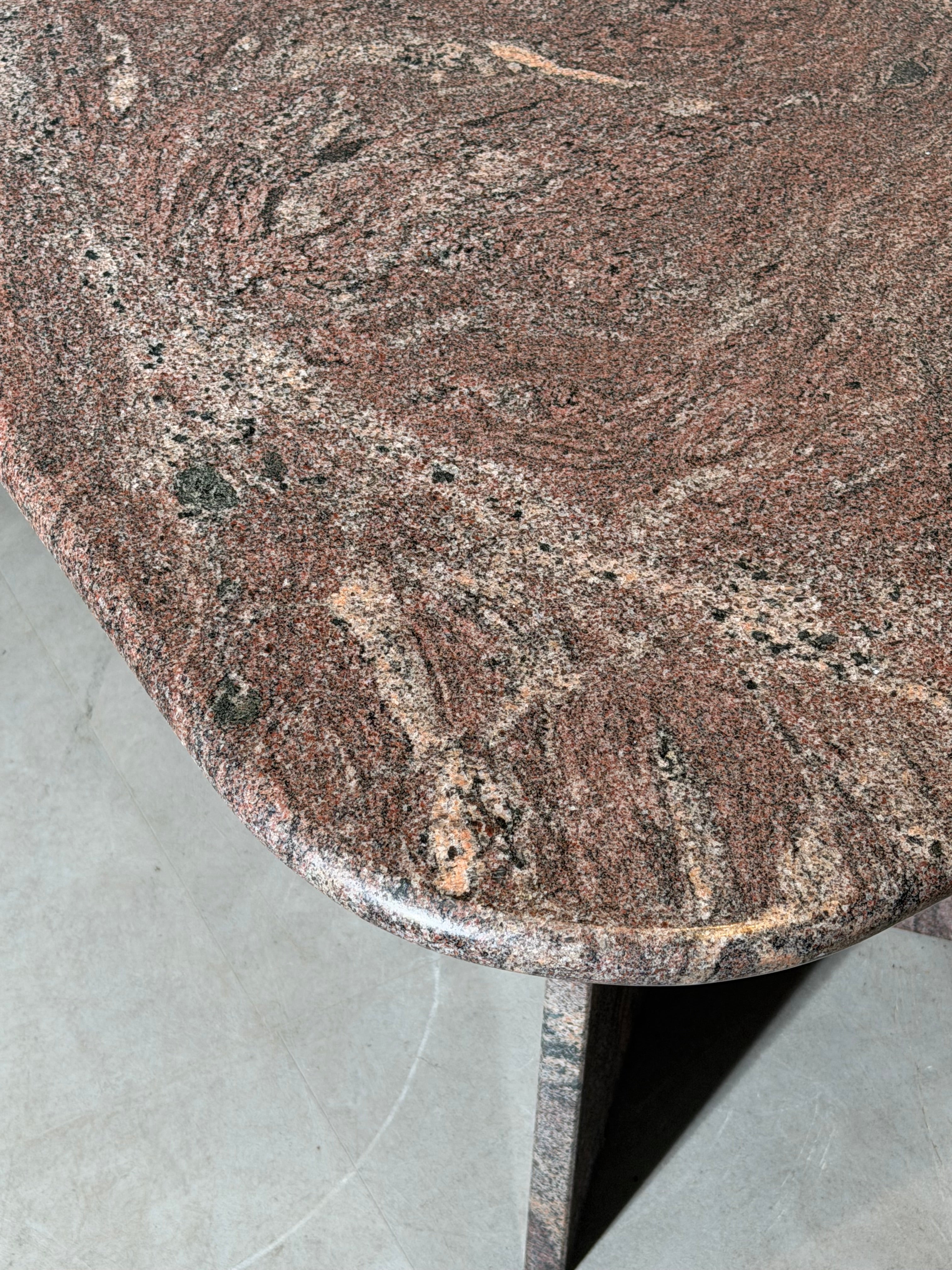 Granite Dining Table – Sculptural 3-Piece Design – 150 x 100 cm