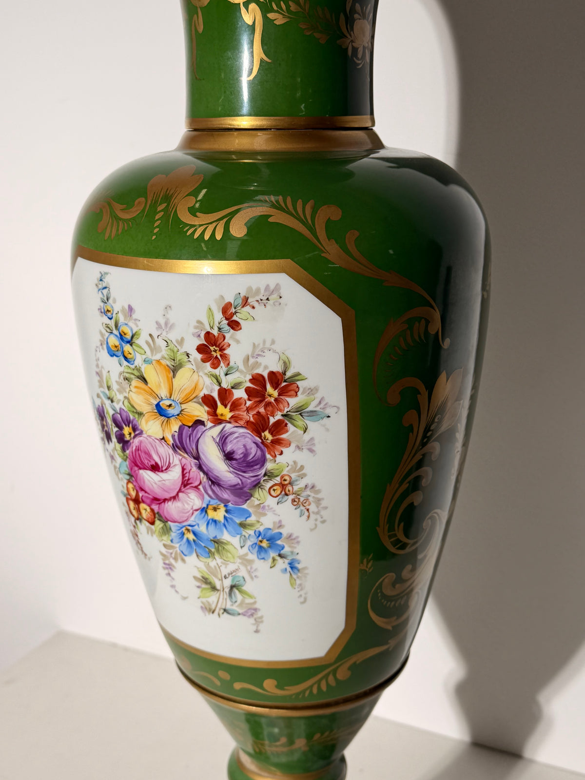 Large Porcelaine de Paris Covered Vase