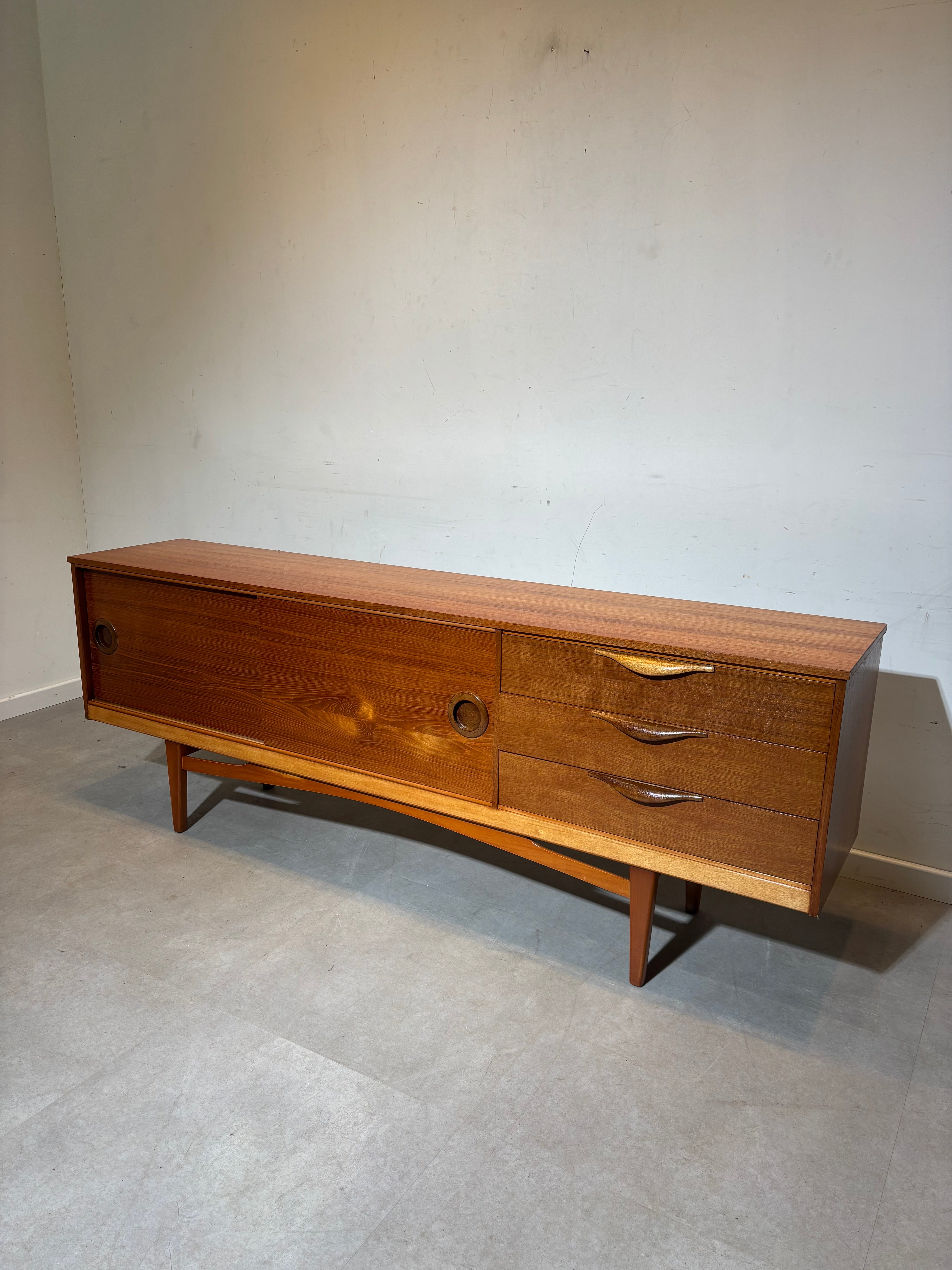 Buffet vintage Jentique