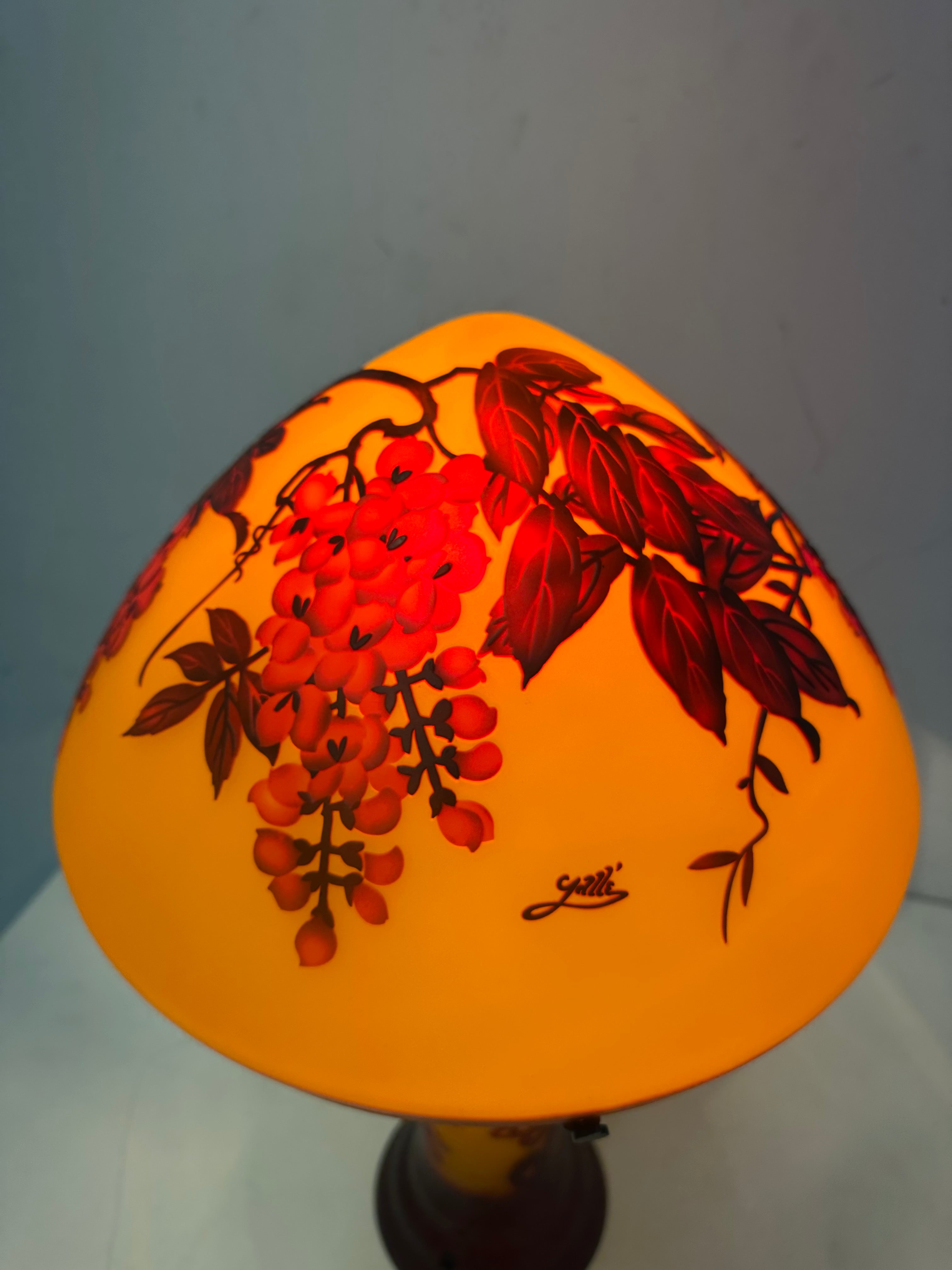 Lampe de table en verre de style Art nouveau