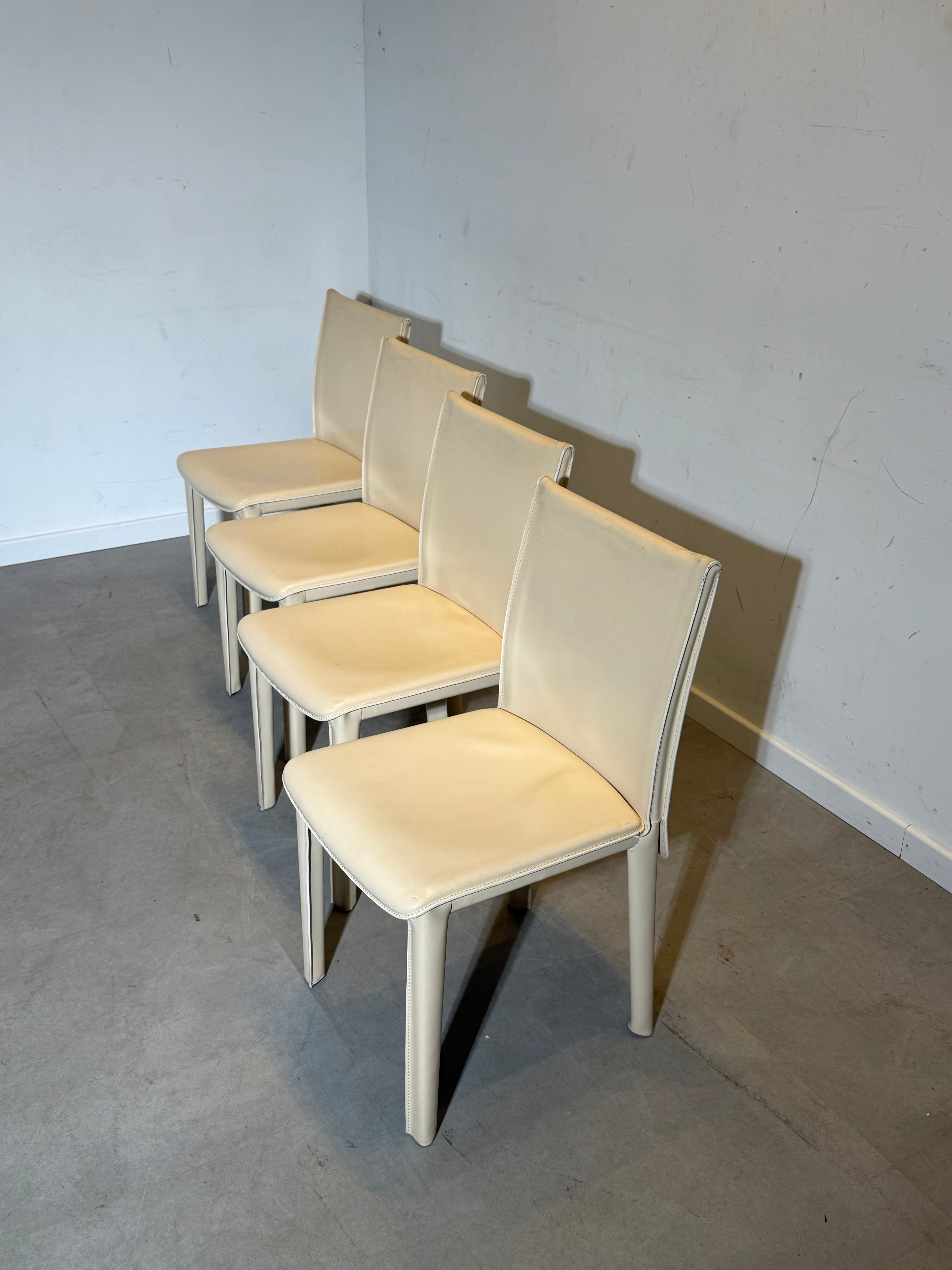 Set of 4 Arper Dining Chairs – Off White Leather – Italian Design