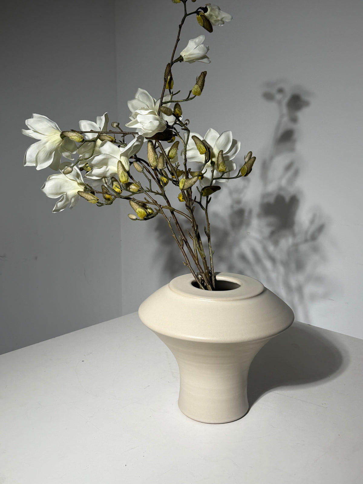 Mobach Ceramic Vase KM175 – Ecru