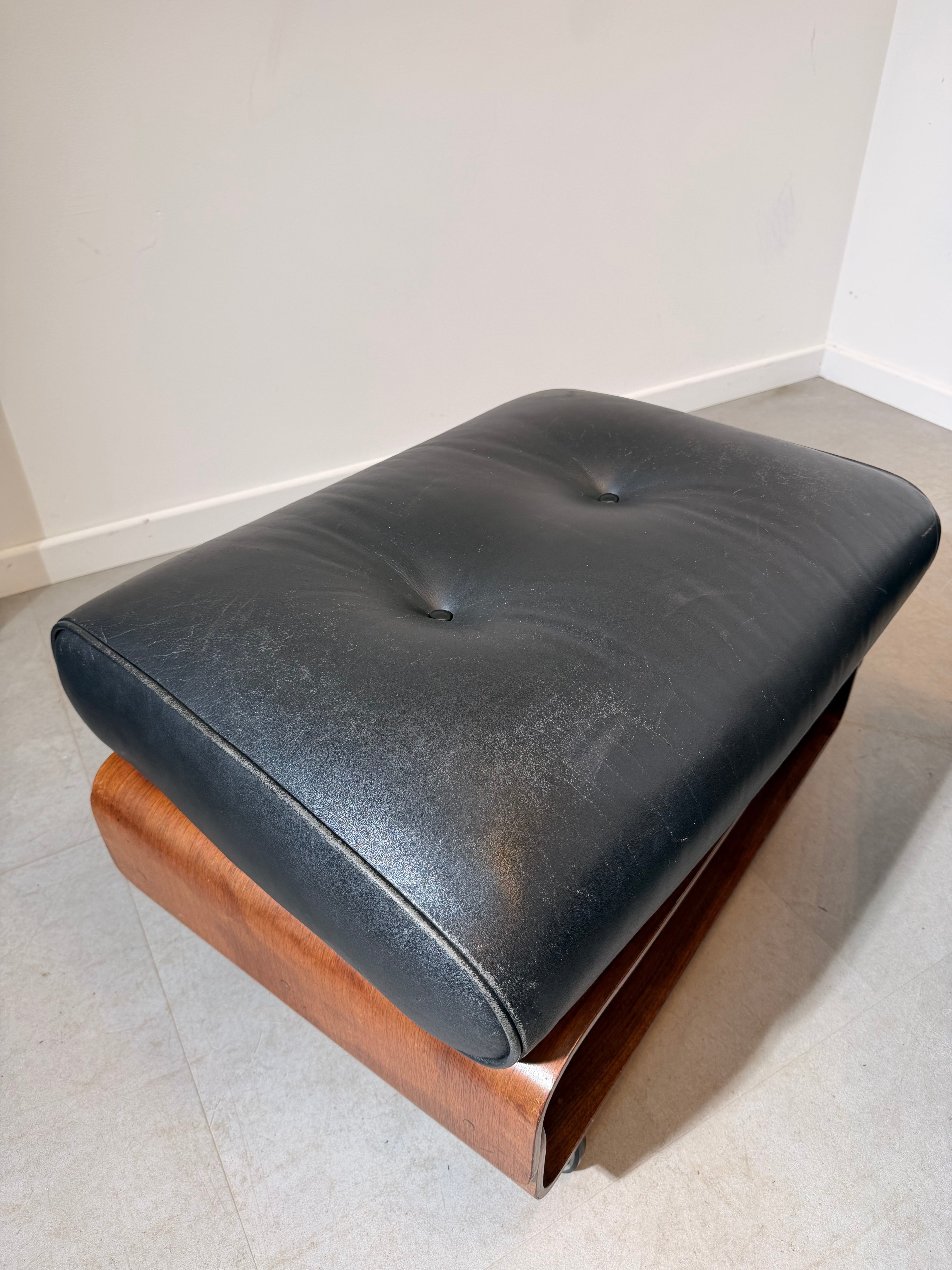 Menilo Taro Model 401 Lounge Chair & Ottoman by Cinova, Italy, 1964
