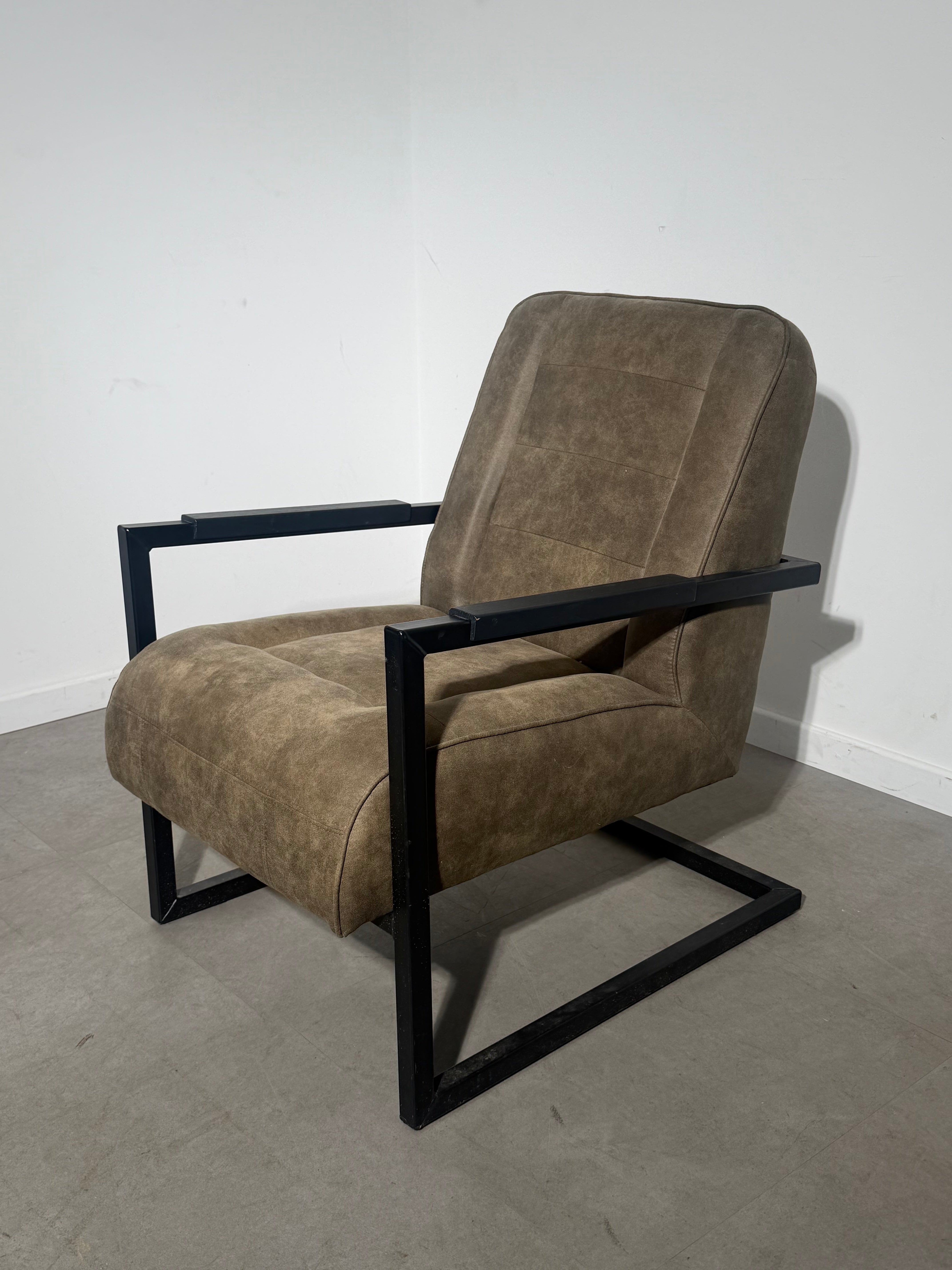 Industrial Lounge Chair – Taupe Upholstery & Black Metal Frame