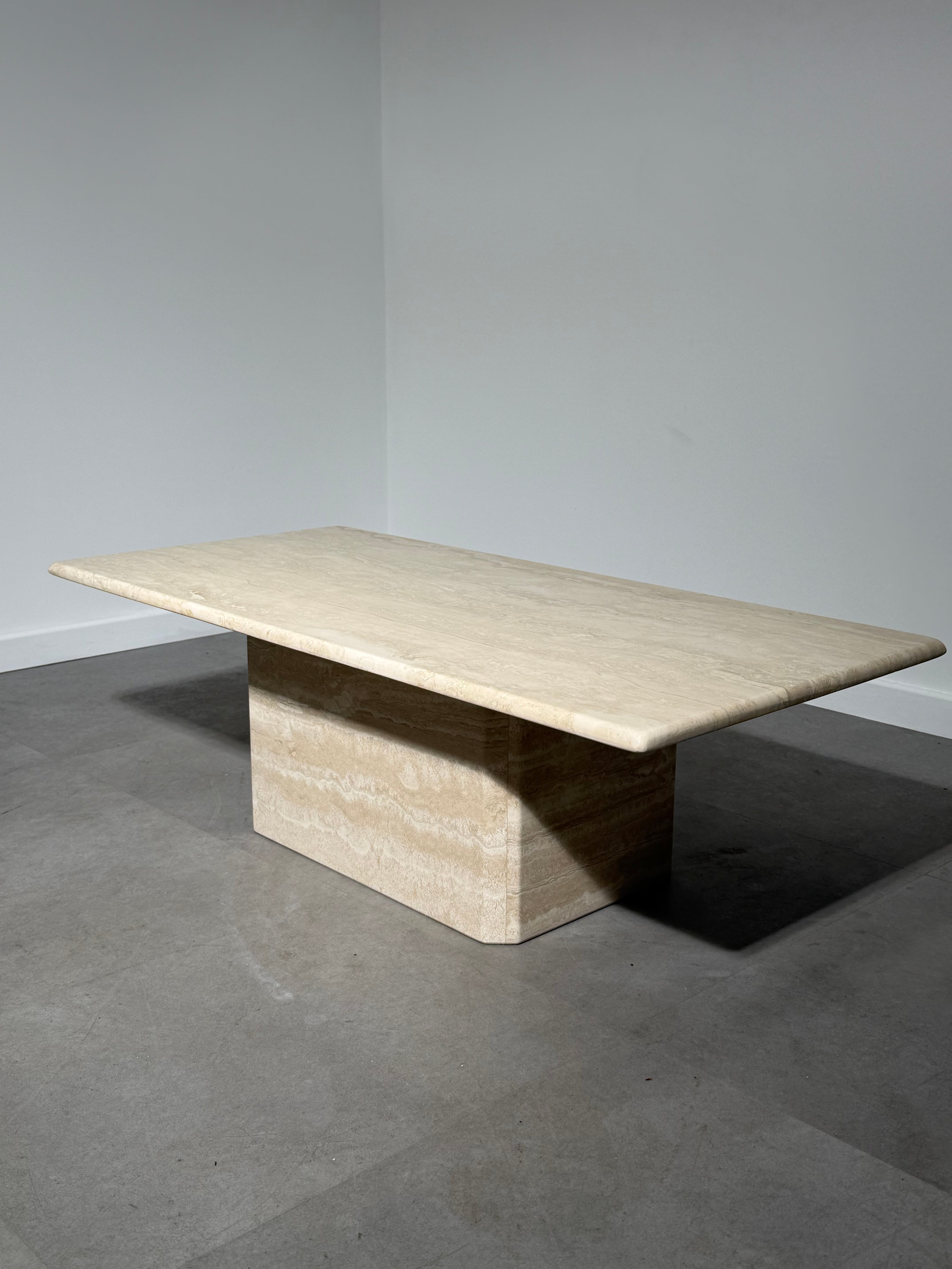 Vintage Travertine Coffee Table – Sculptural Stone Design – 116 x 55 x 38 cm