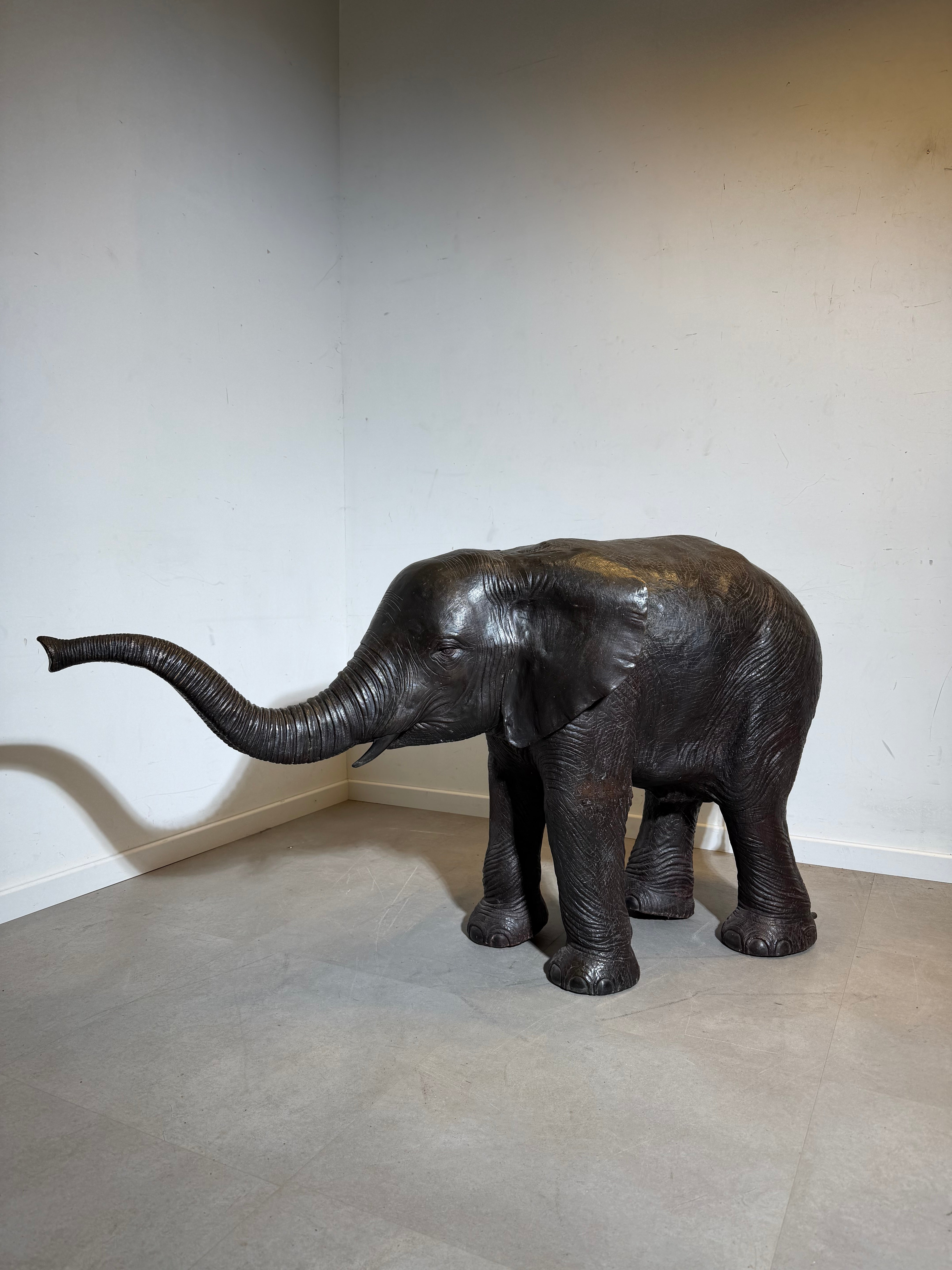 Bronze Baby Elephant Sculpture & Fountain