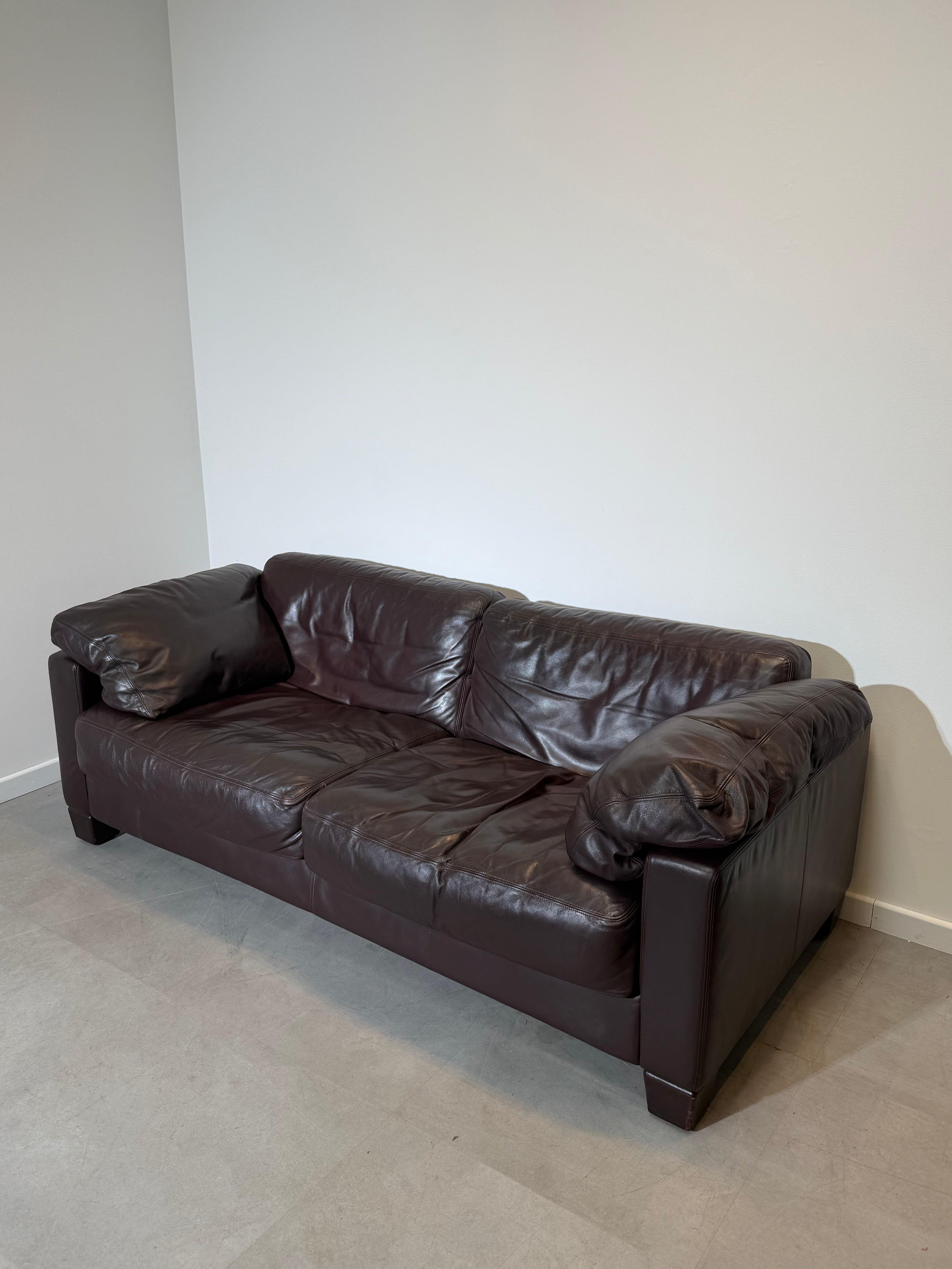 Desede DS 17 Dark Burgundy Brown Sofa Set 3+2