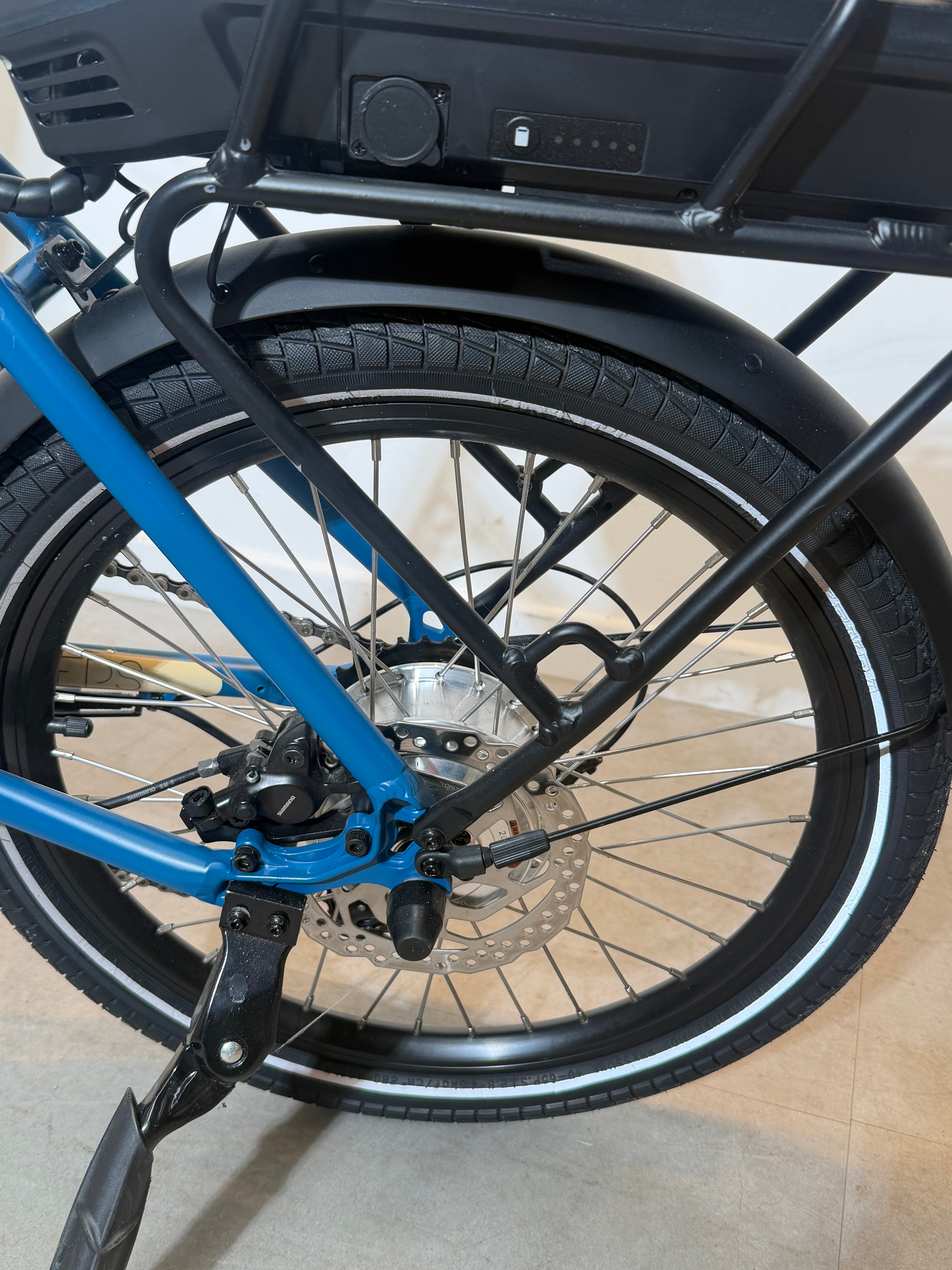 O2feel Peps Compact Electric Bike – Cobalt Blue – Shimano 7-Speed – As New