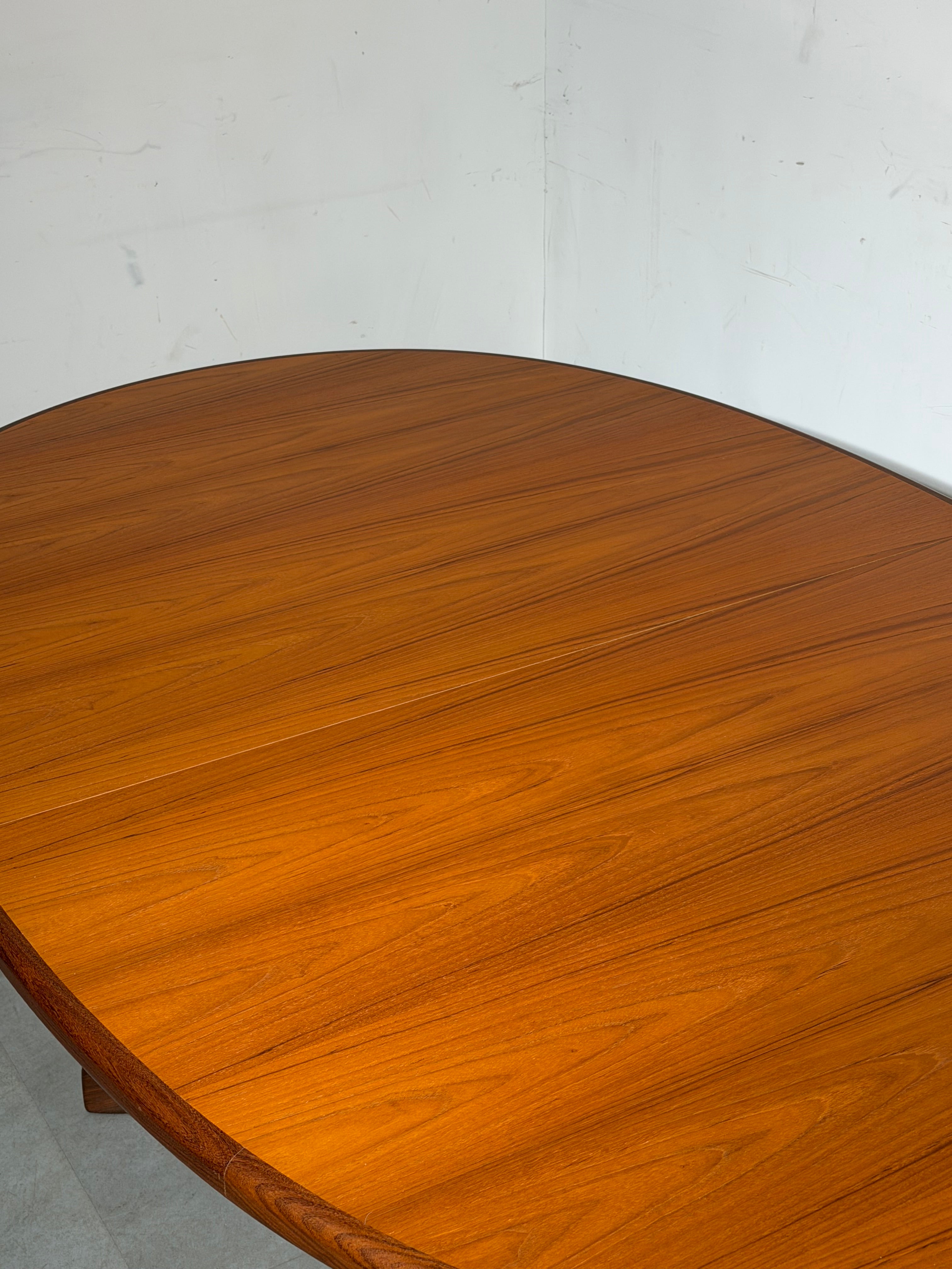 G-Plan “Whale Tail” Extendable Dining Table – Teak (1960s)