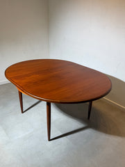 Extendable Teak Dining Table – Round to Oval Mid-Century Modern Design