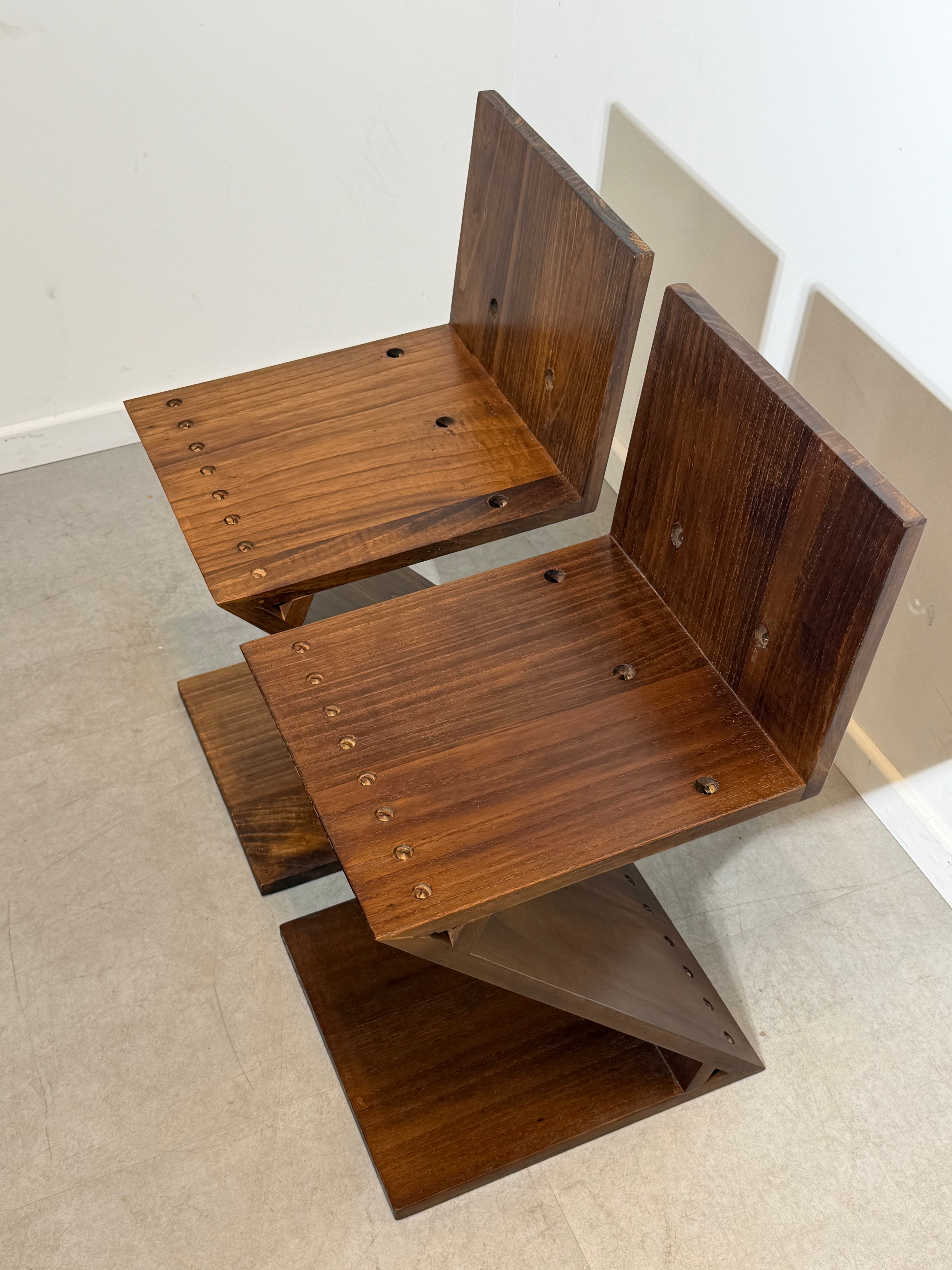 Zig Zag Chair – Sculptural Postmodern Design