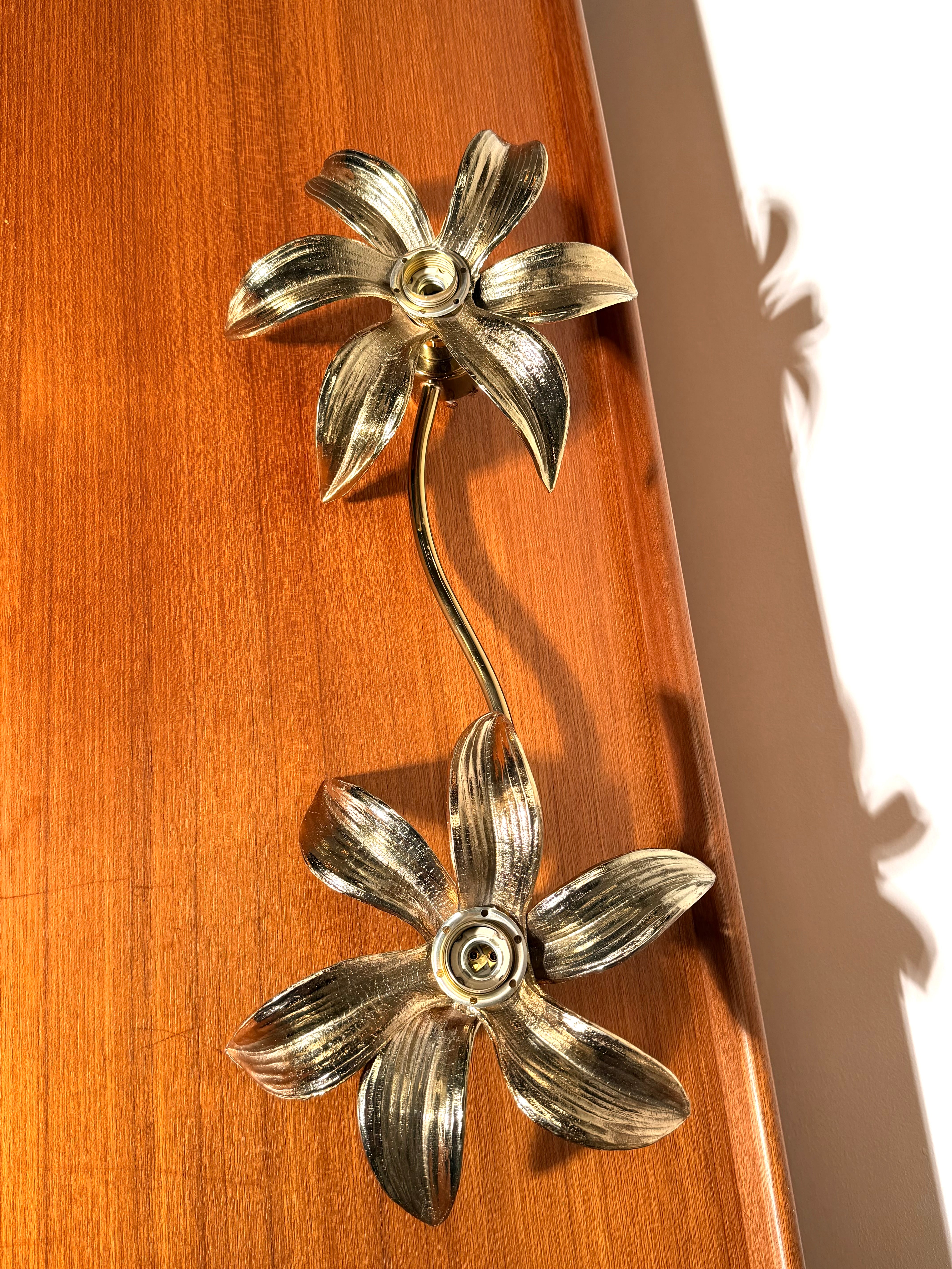 Vintage Floral Wall Lamp in Brass Willy Daro Style