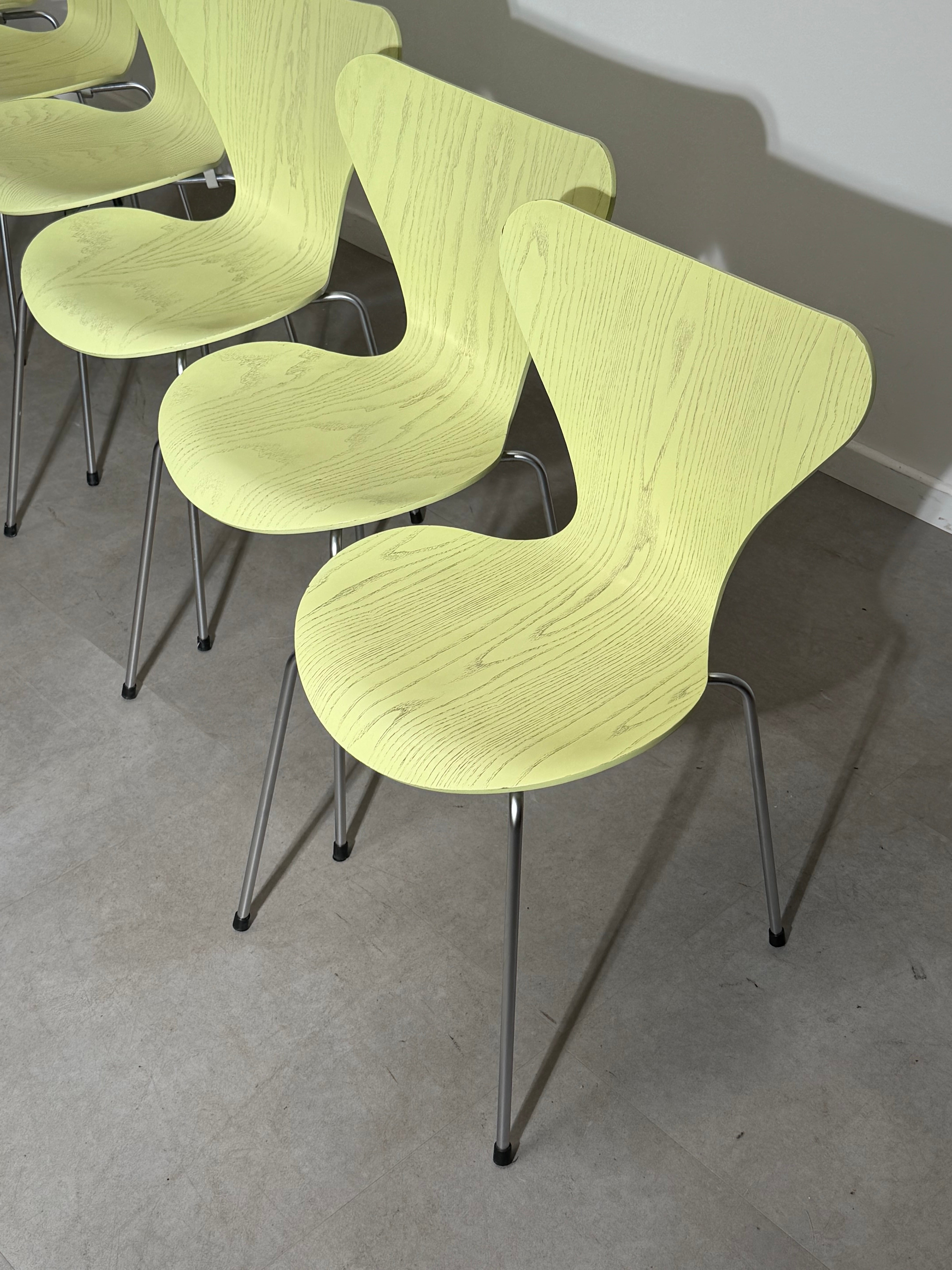 Set of 6 Fritz Hansen Series 7 Chairs – Arne Jacobsen – Lime – 2007