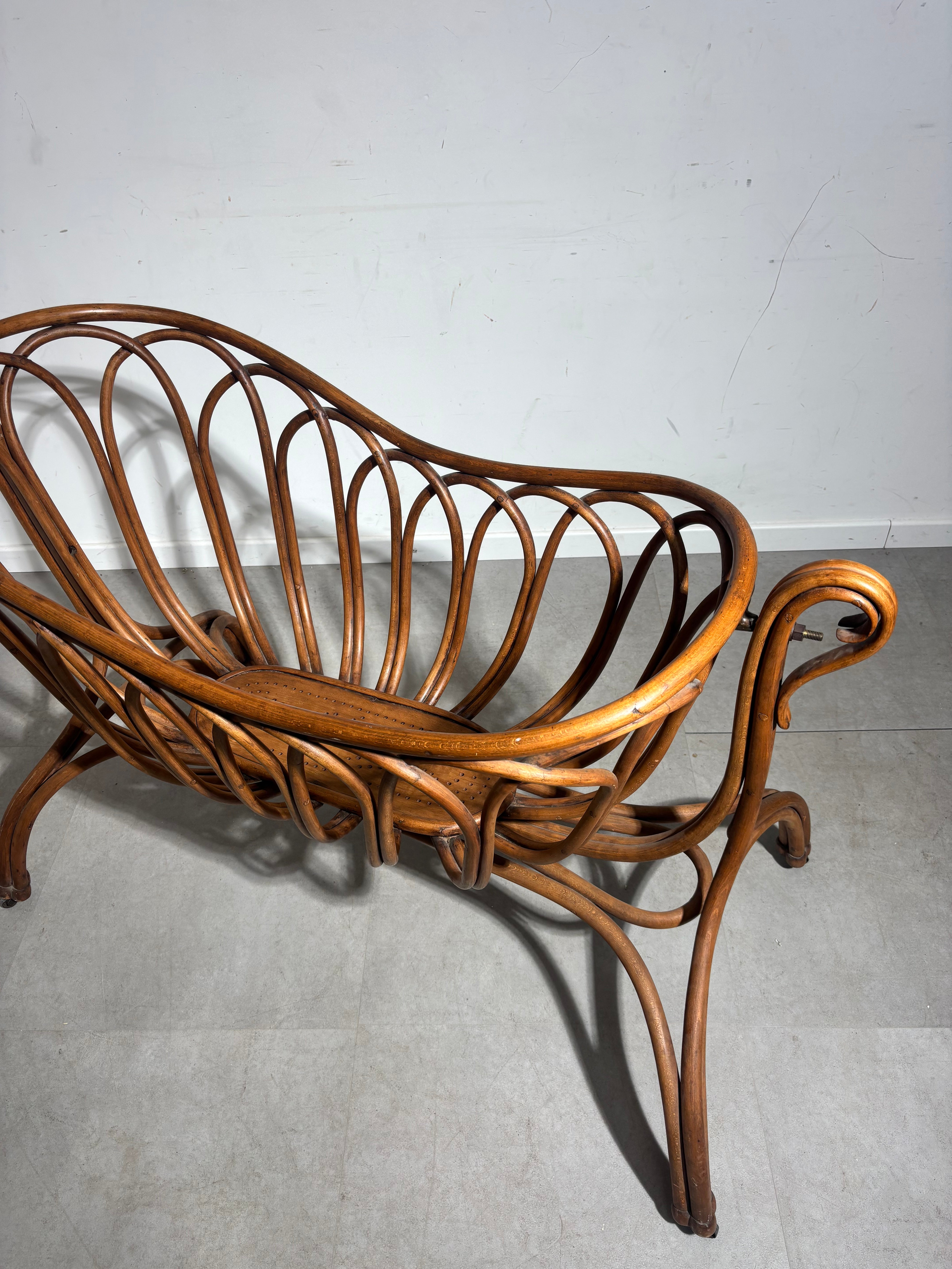 Berceau/lit de jour en bois courbé de style Thonet – XXe siècle