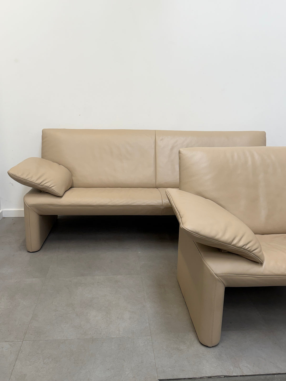 Jori Linea Sofa Set 3 + 2 Cream Leather