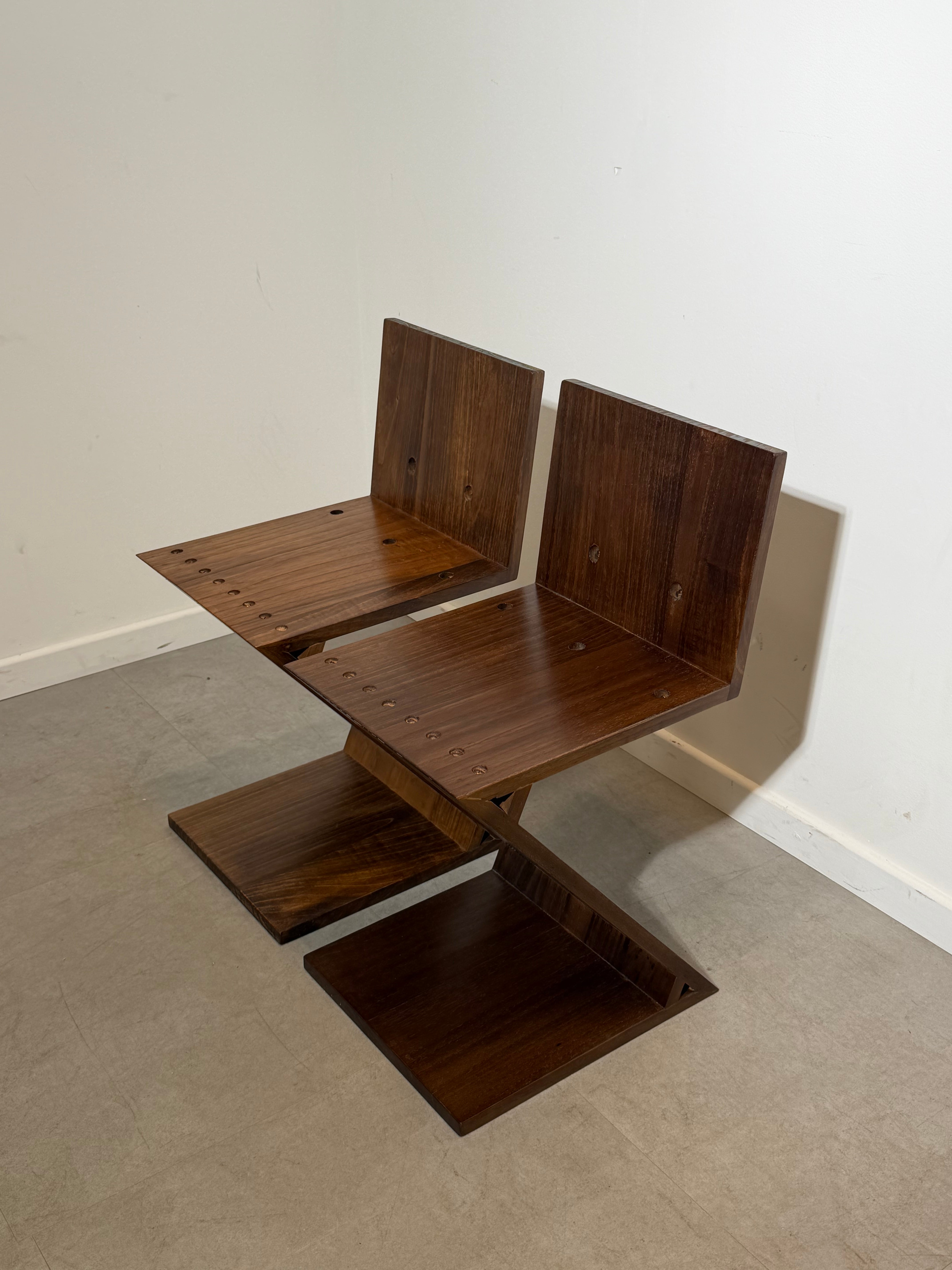 Zig Zag Chair – Sculptural Postmodern Design