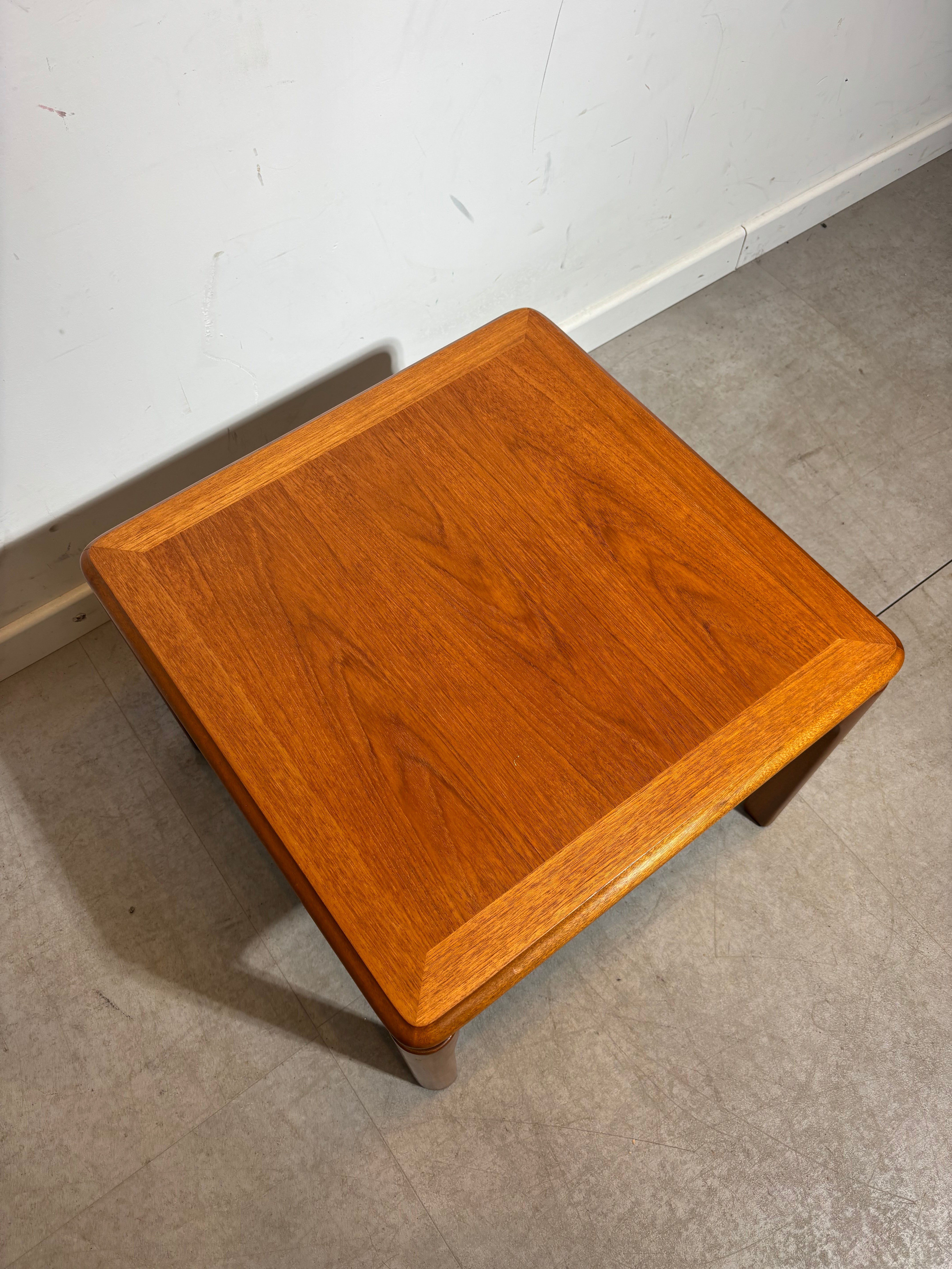 “Nathan” Coffeetable Teak